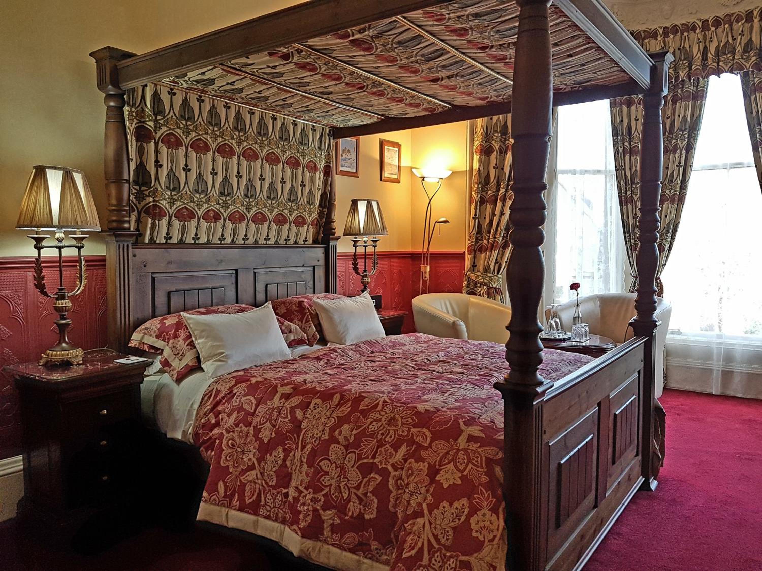Lauderville guest house