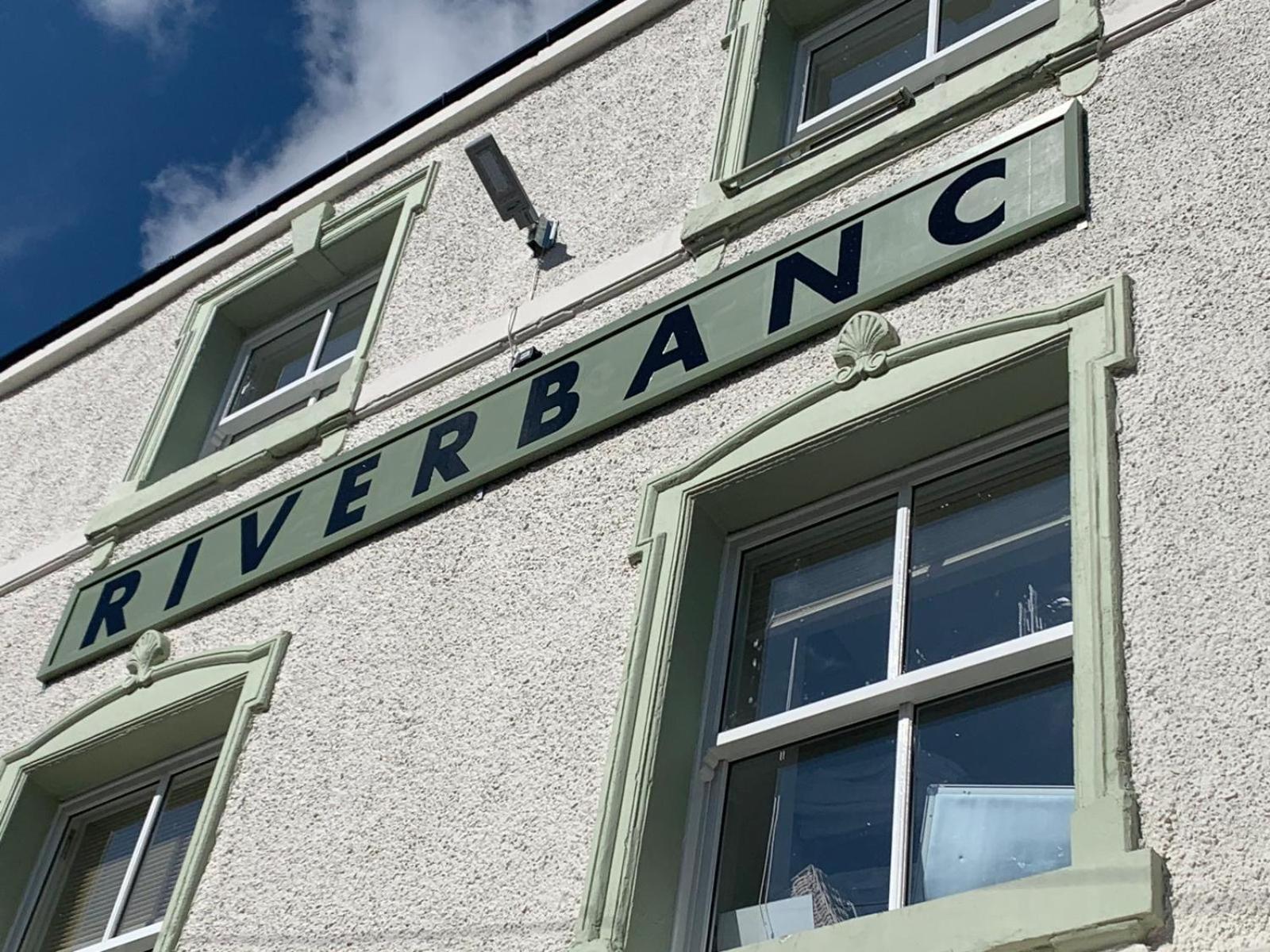 RIVERBANC
