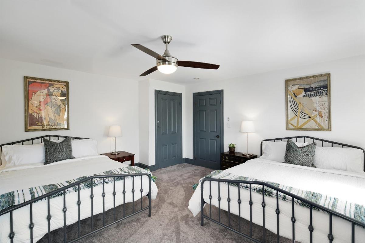 Modern Parisian Apartment in the Heart of Manayunk view 5