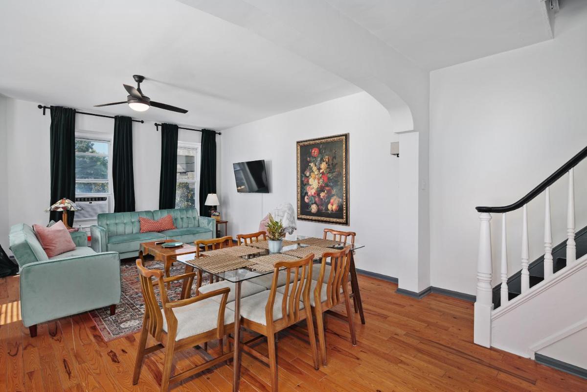 Modern Parisian Apartment in the Heart of Manayunk view 2