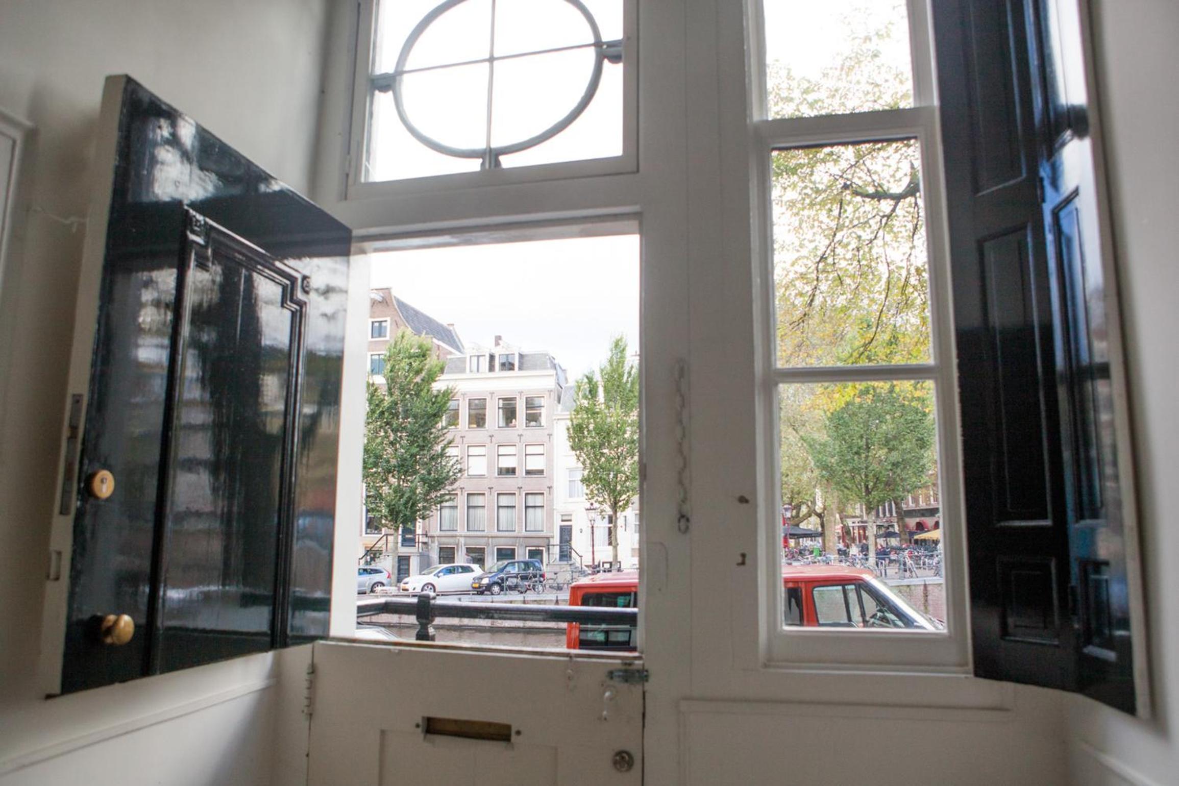 Mokum Suites
