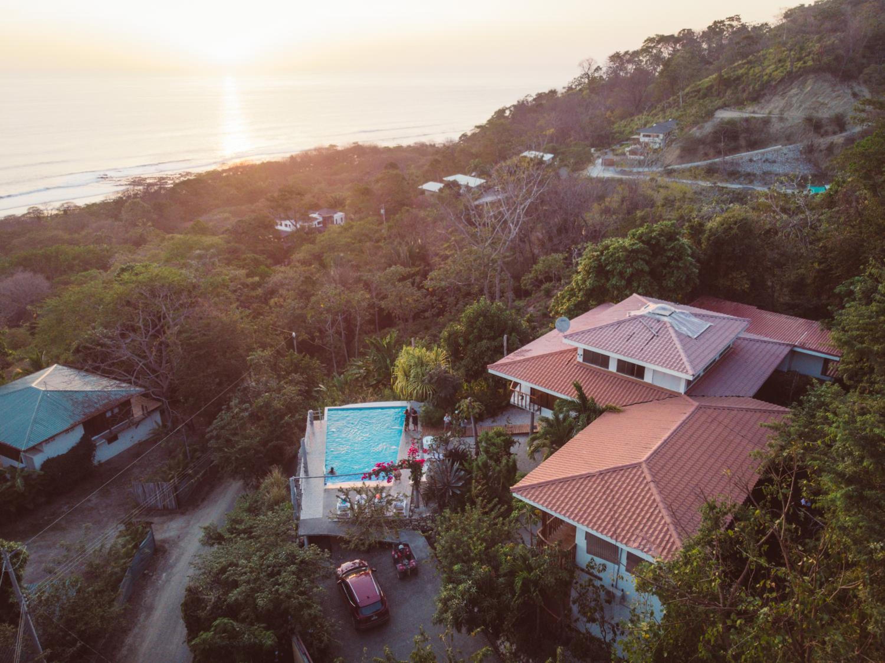 Casa Luna - Private Villa with Ocean View, Pool, AC, Wi-Fi