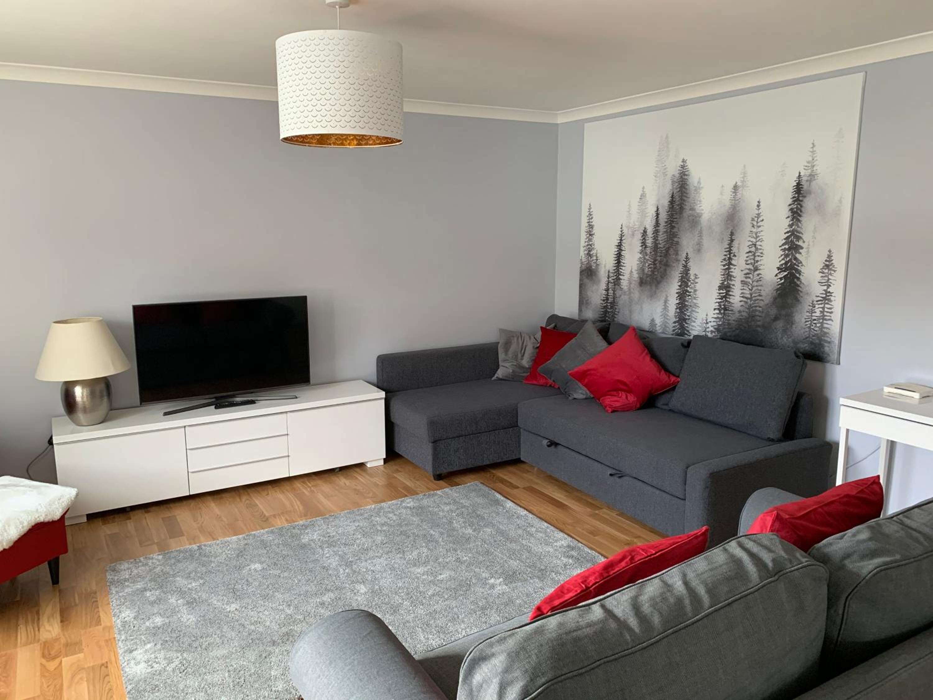 Flat One, 212 Eaglesham Road, East Kilbride, Glasgow view 3