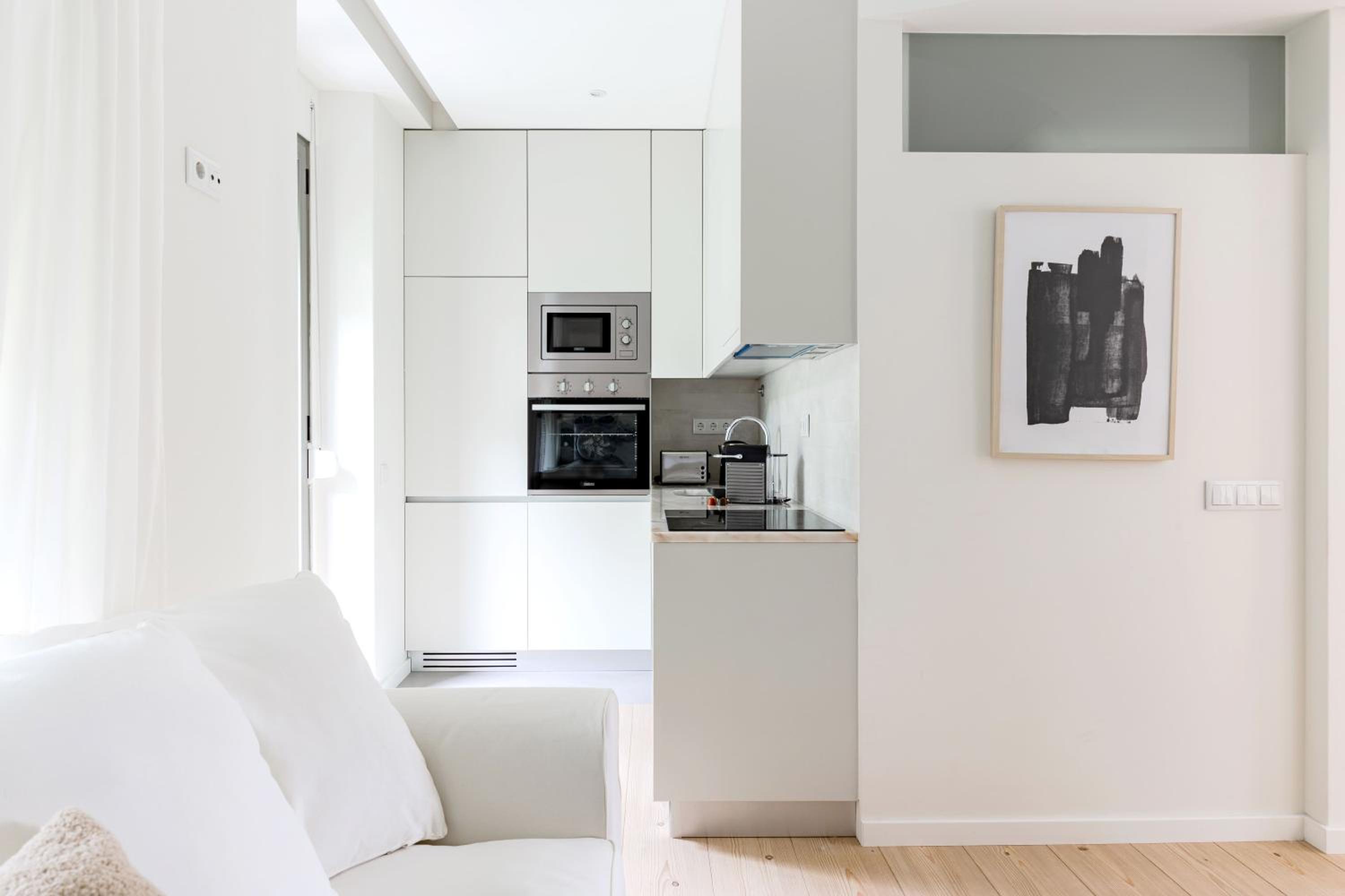 Casa Boma Lisboa - Modern & Luminous Apartment with Balcony - Alcantara I view 2