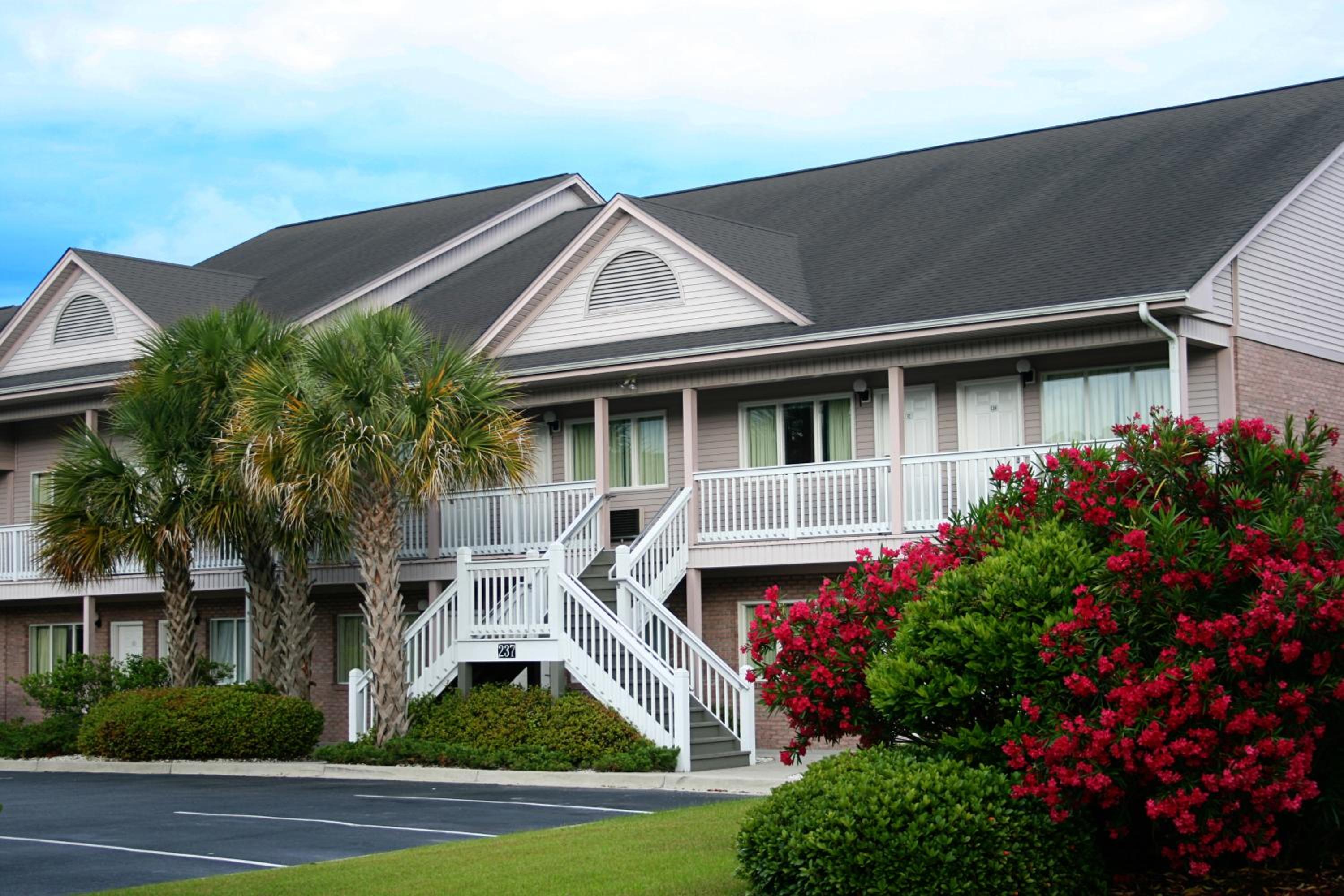 Hotel Grand Palms Resort - Image 1