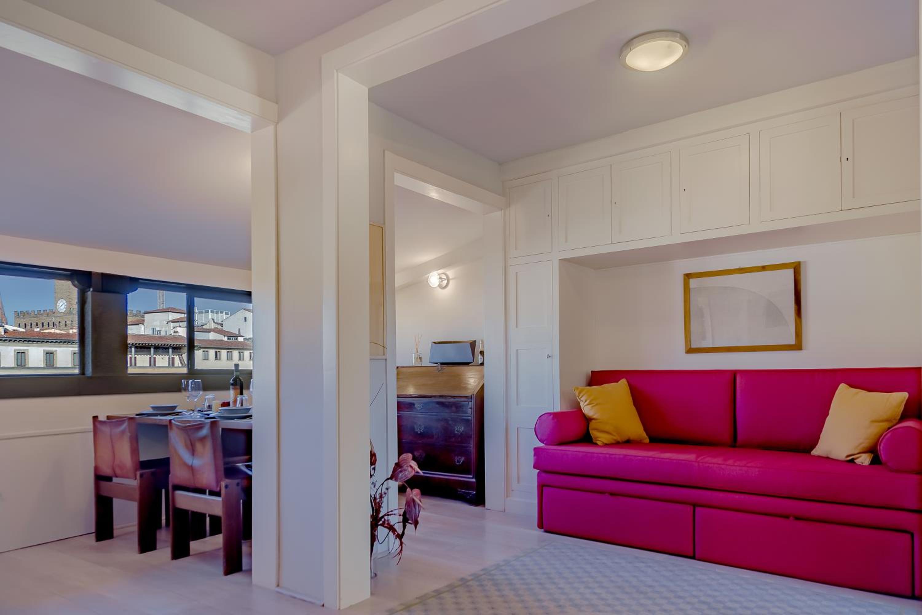 SKYLINE FLORENCE APARTMENT