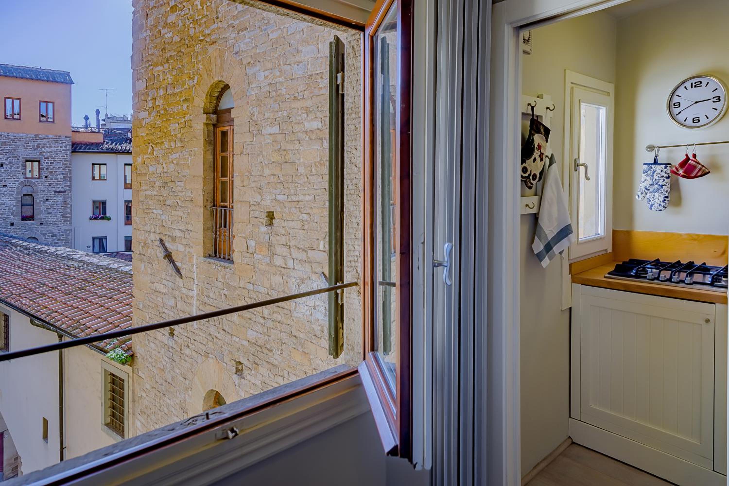 SKYLINE FLORENCE APARTMENT