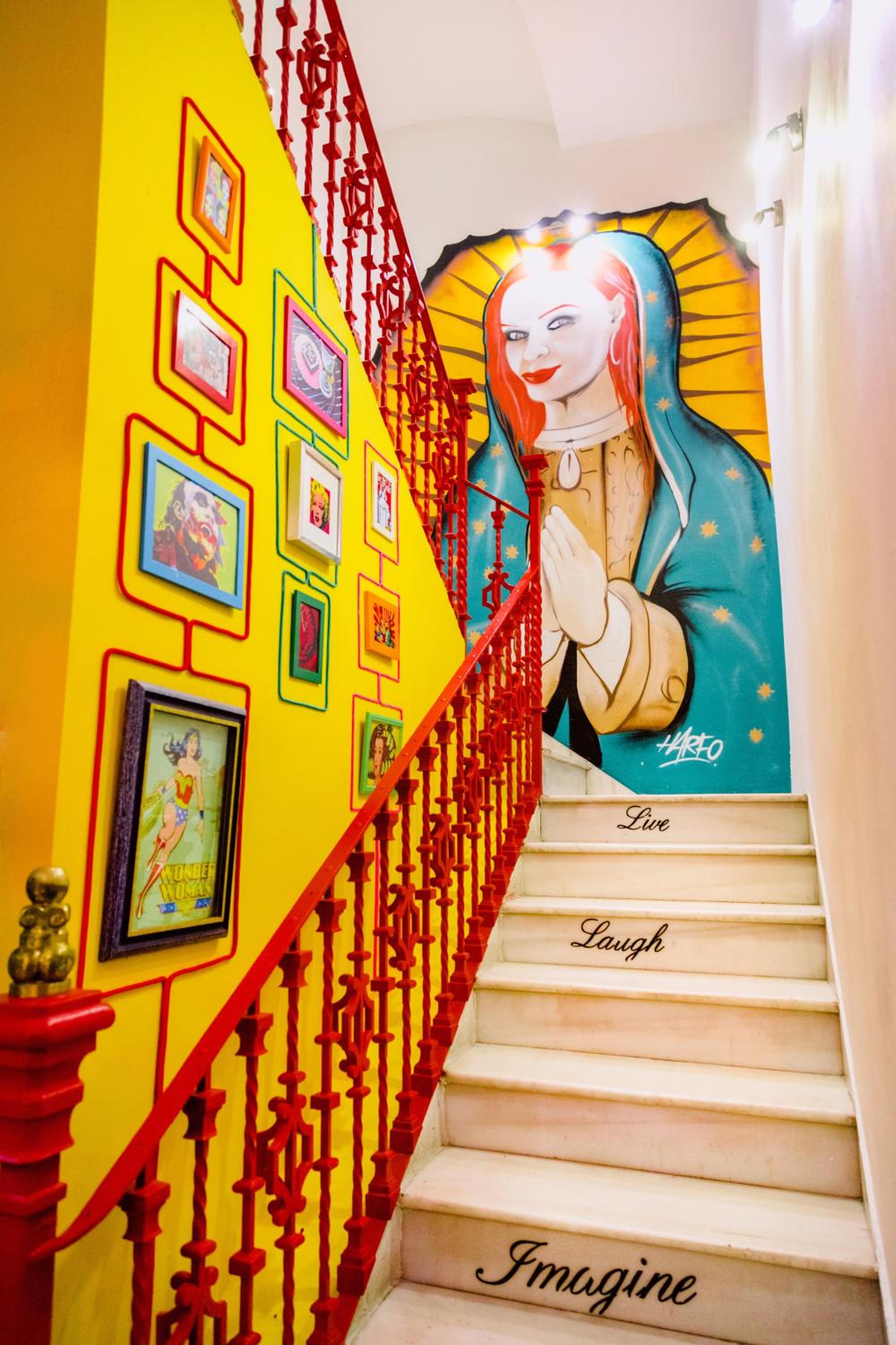 Seville Vacations - Sevilla Kitsch Hostel Art - Property Image 50