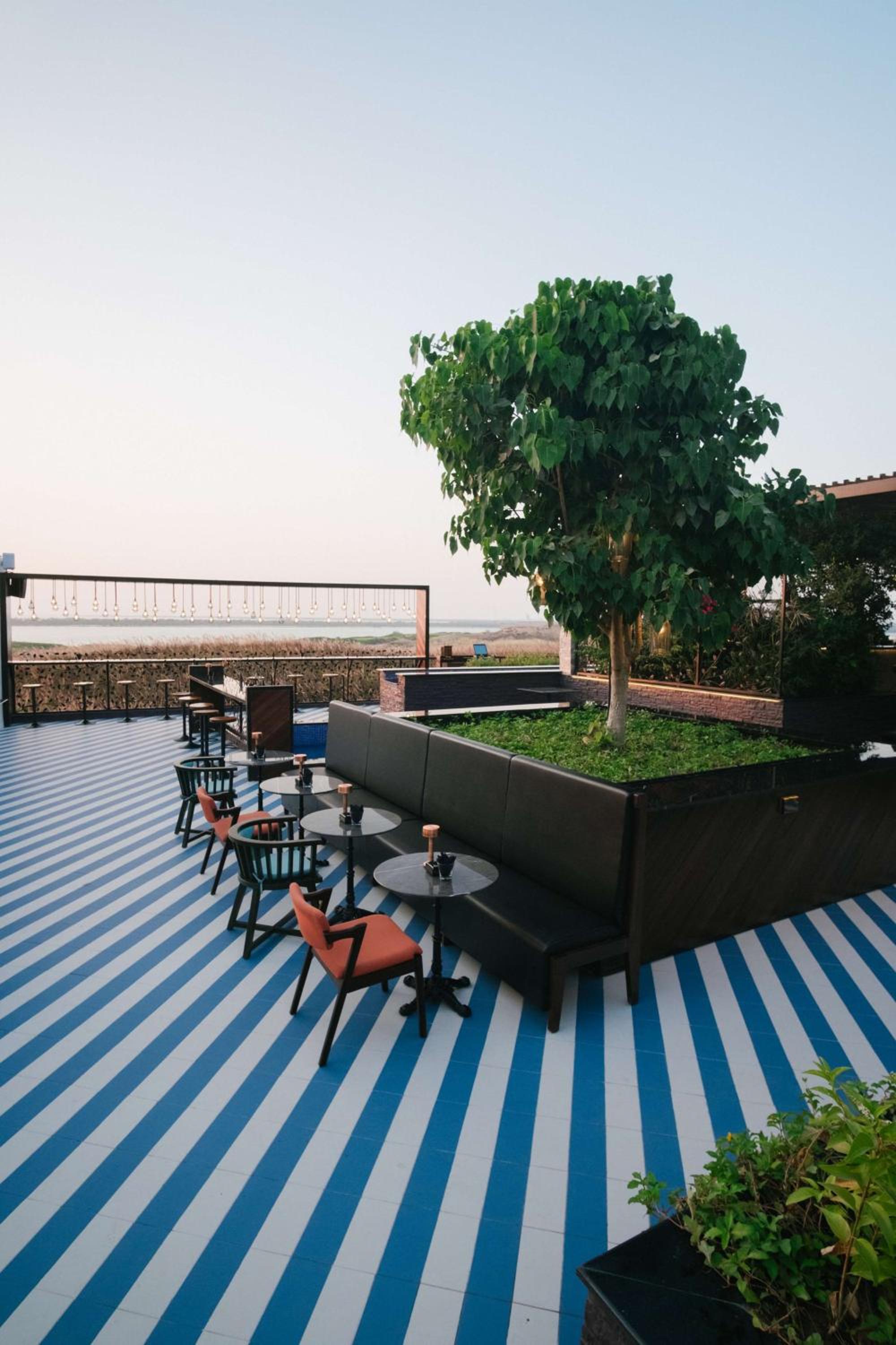 Yas Plaza Mangroves by IHG