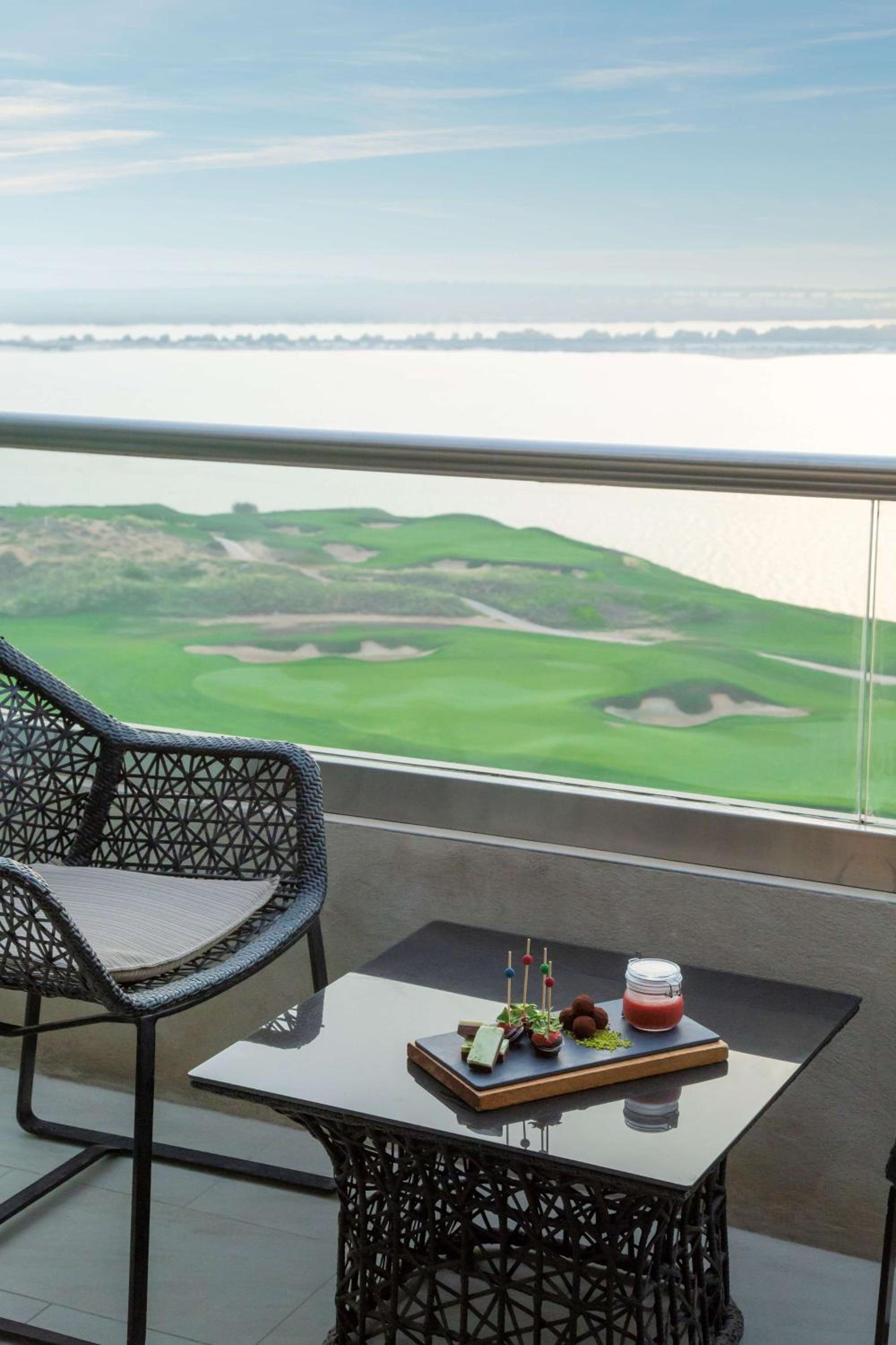 Yas Plaza Mangroves by IHG