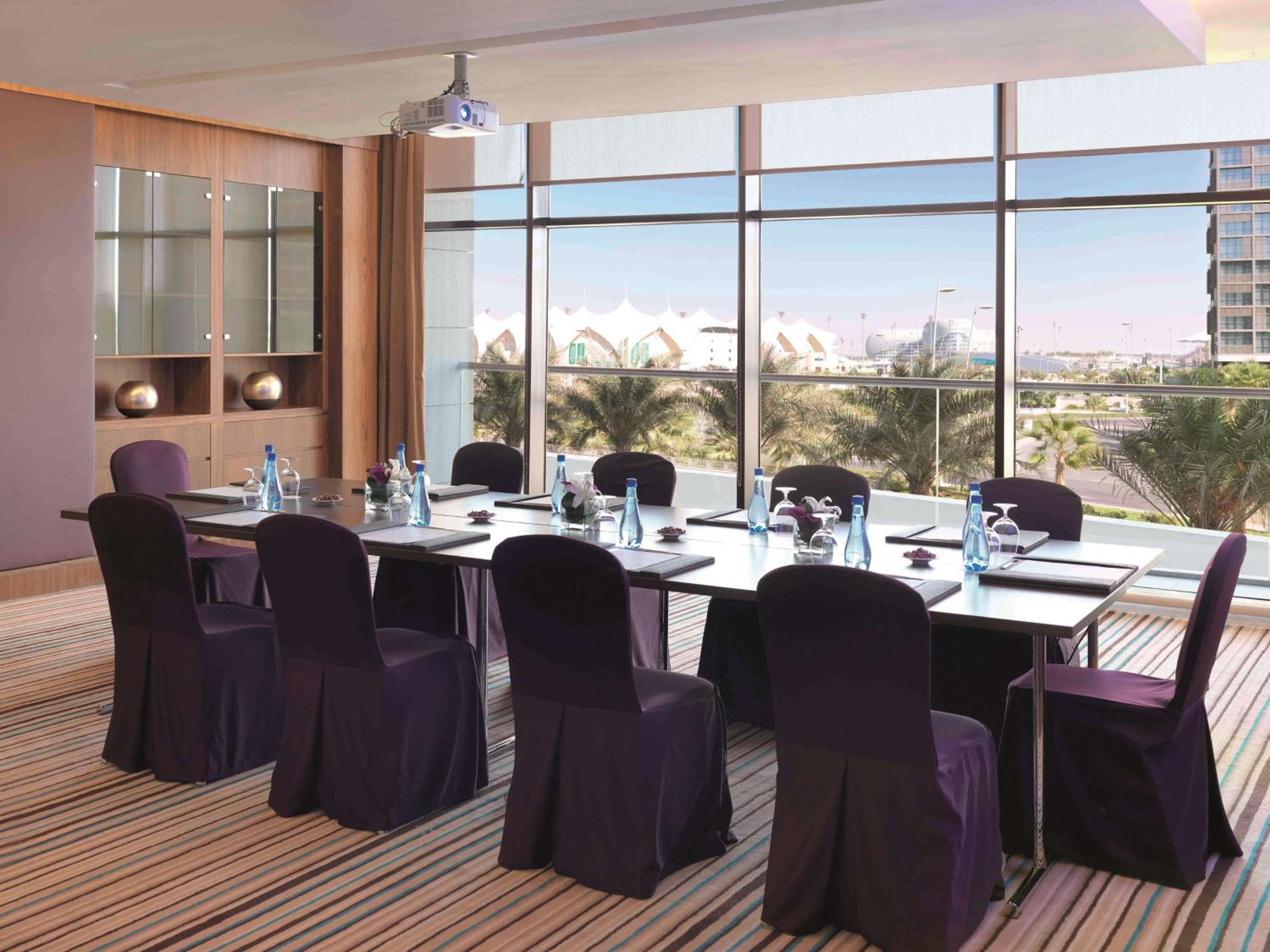 Yas Plaza Mangroves by IHG