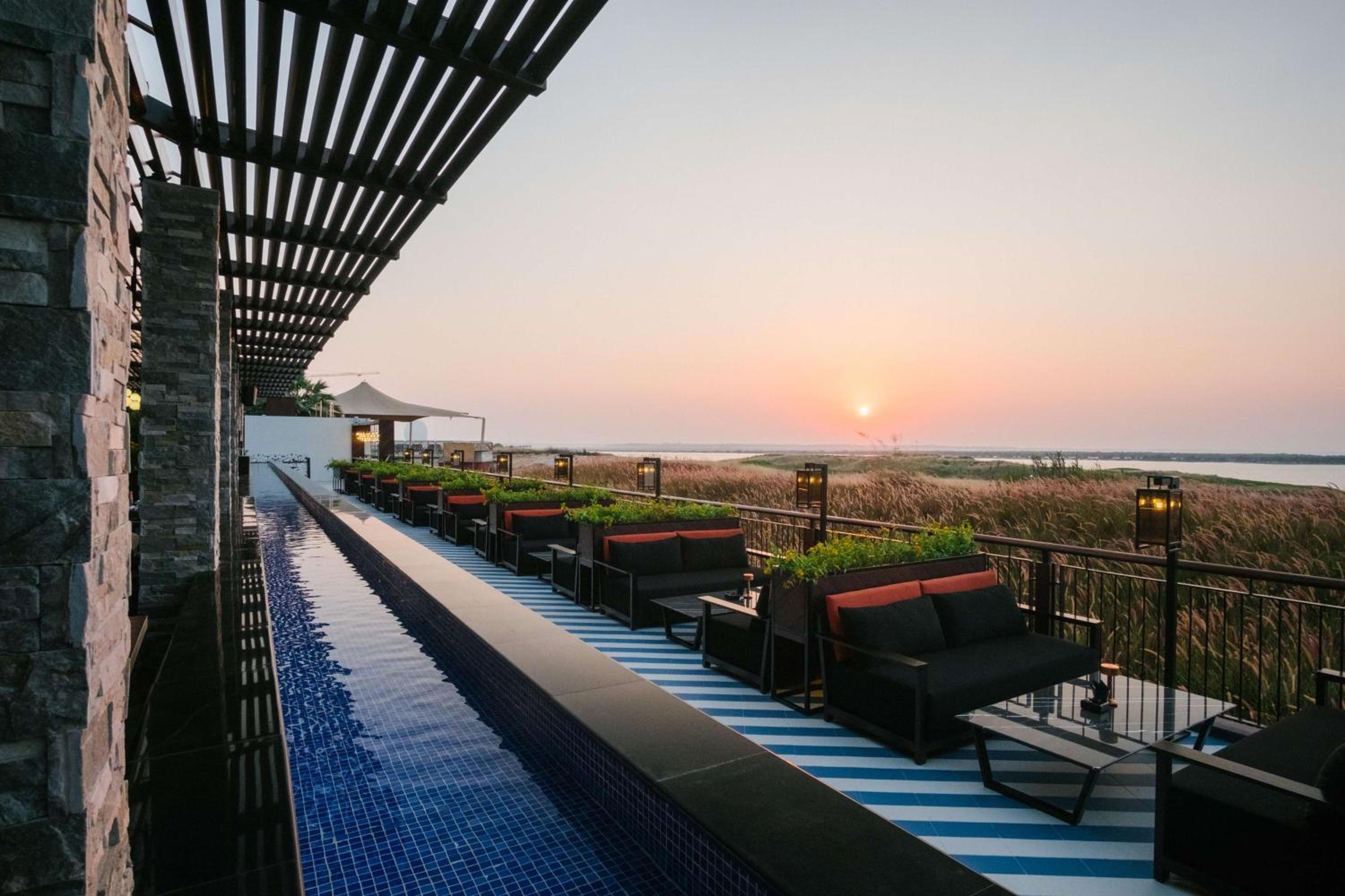 Yas Plaza Mangroves by IHG
