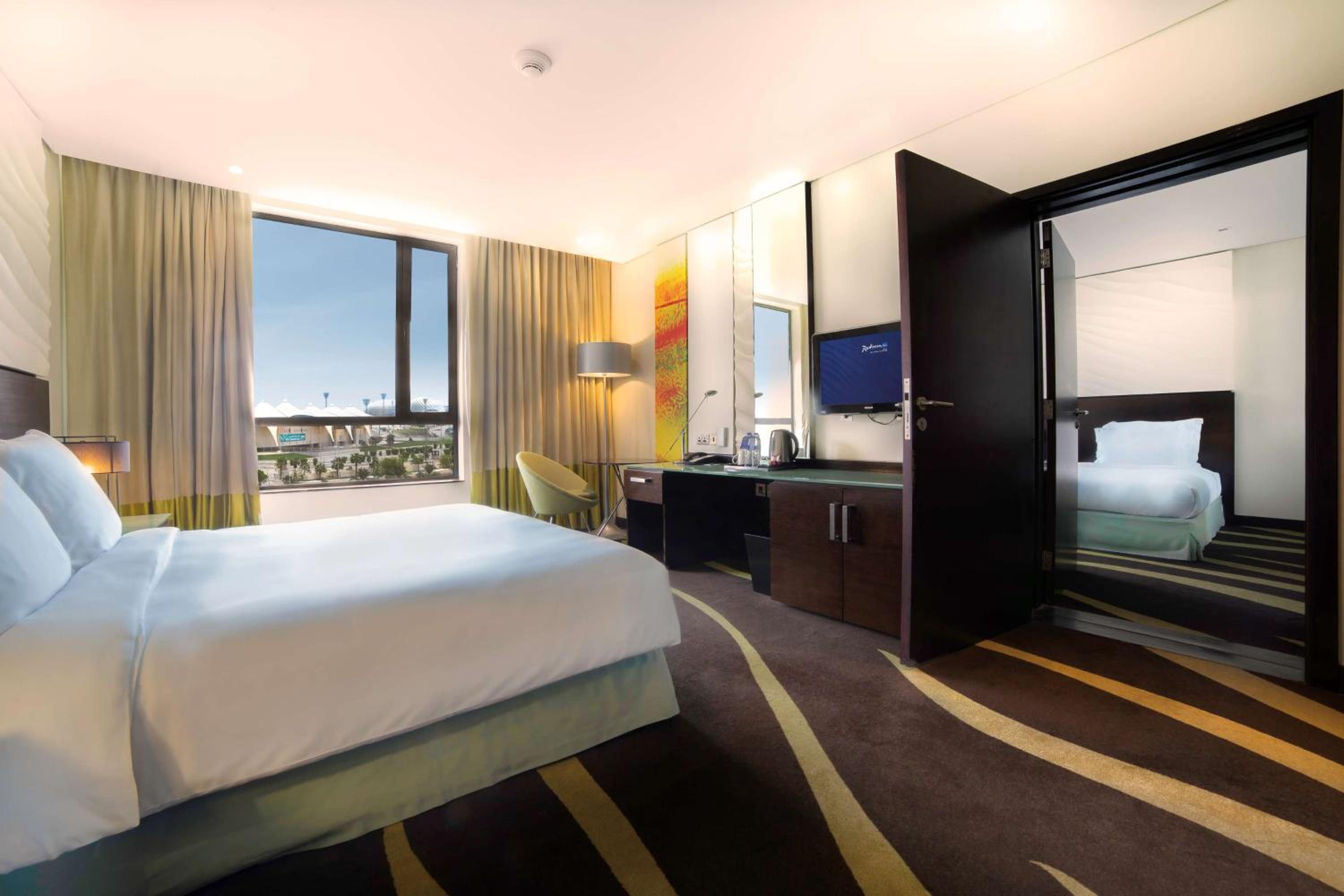 Yas Plaza Mangroves by IHG