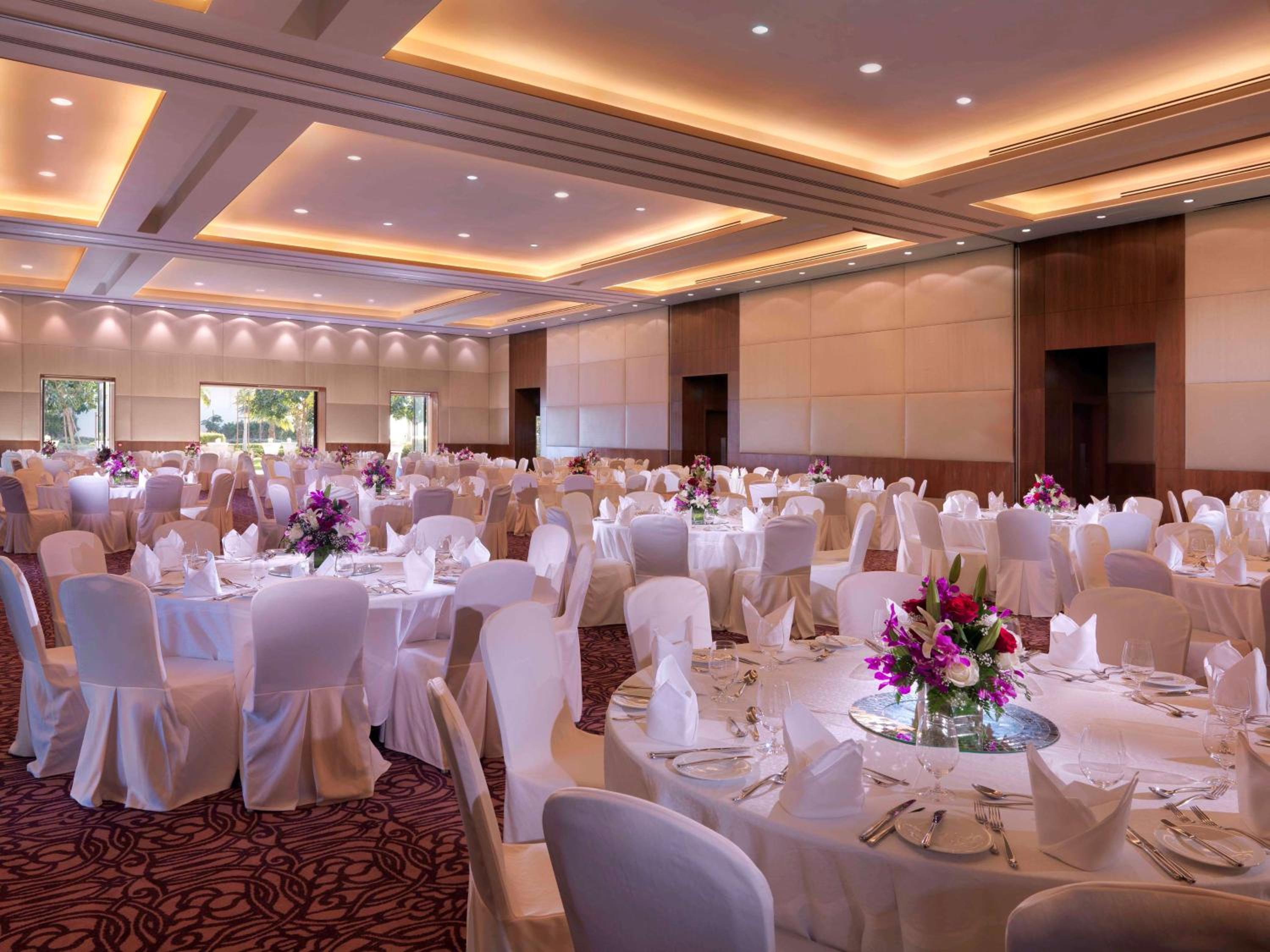 Yas Plaza Mangroves by IHG