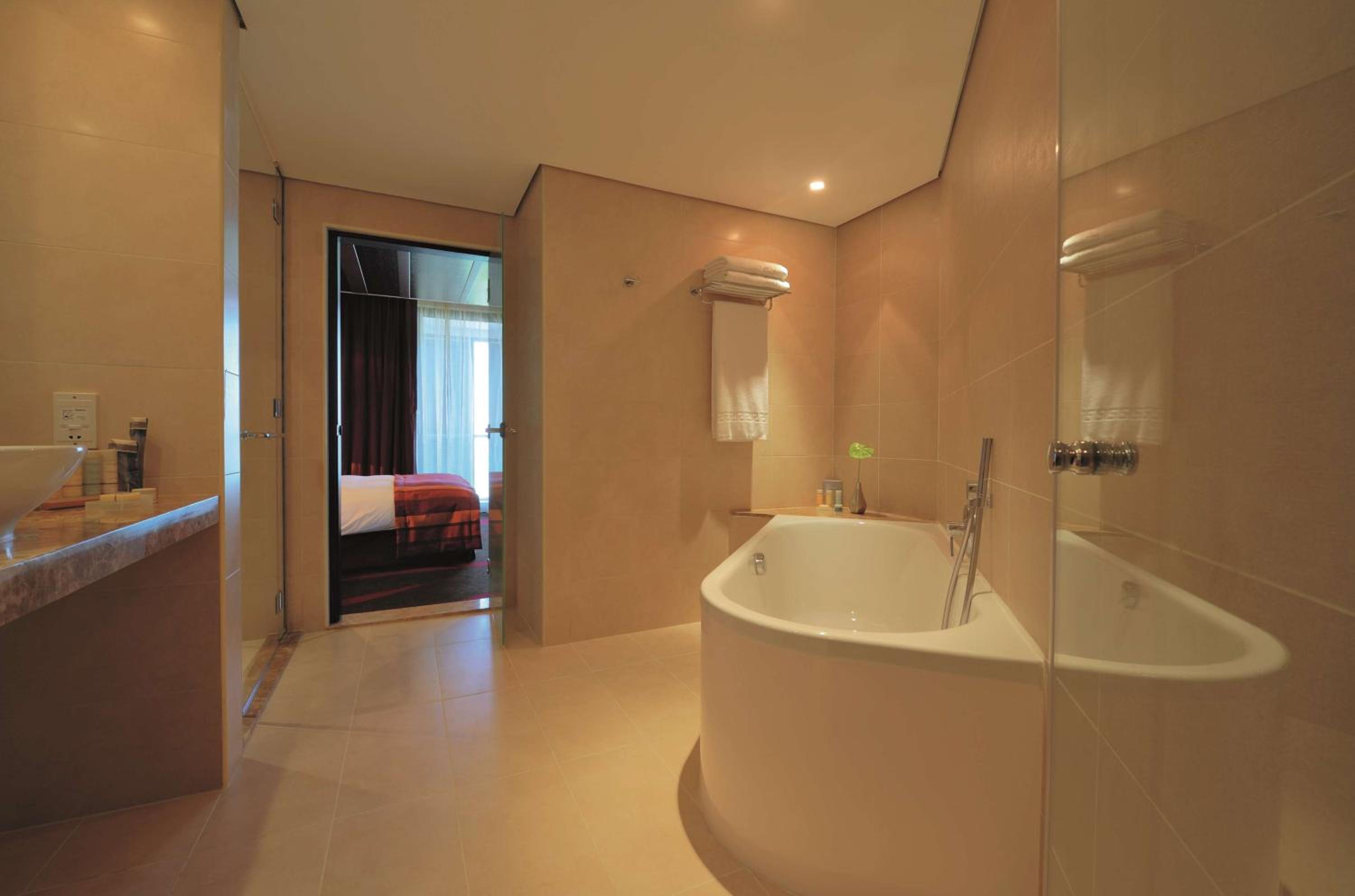 Yas Plaza Mangroves by IHG