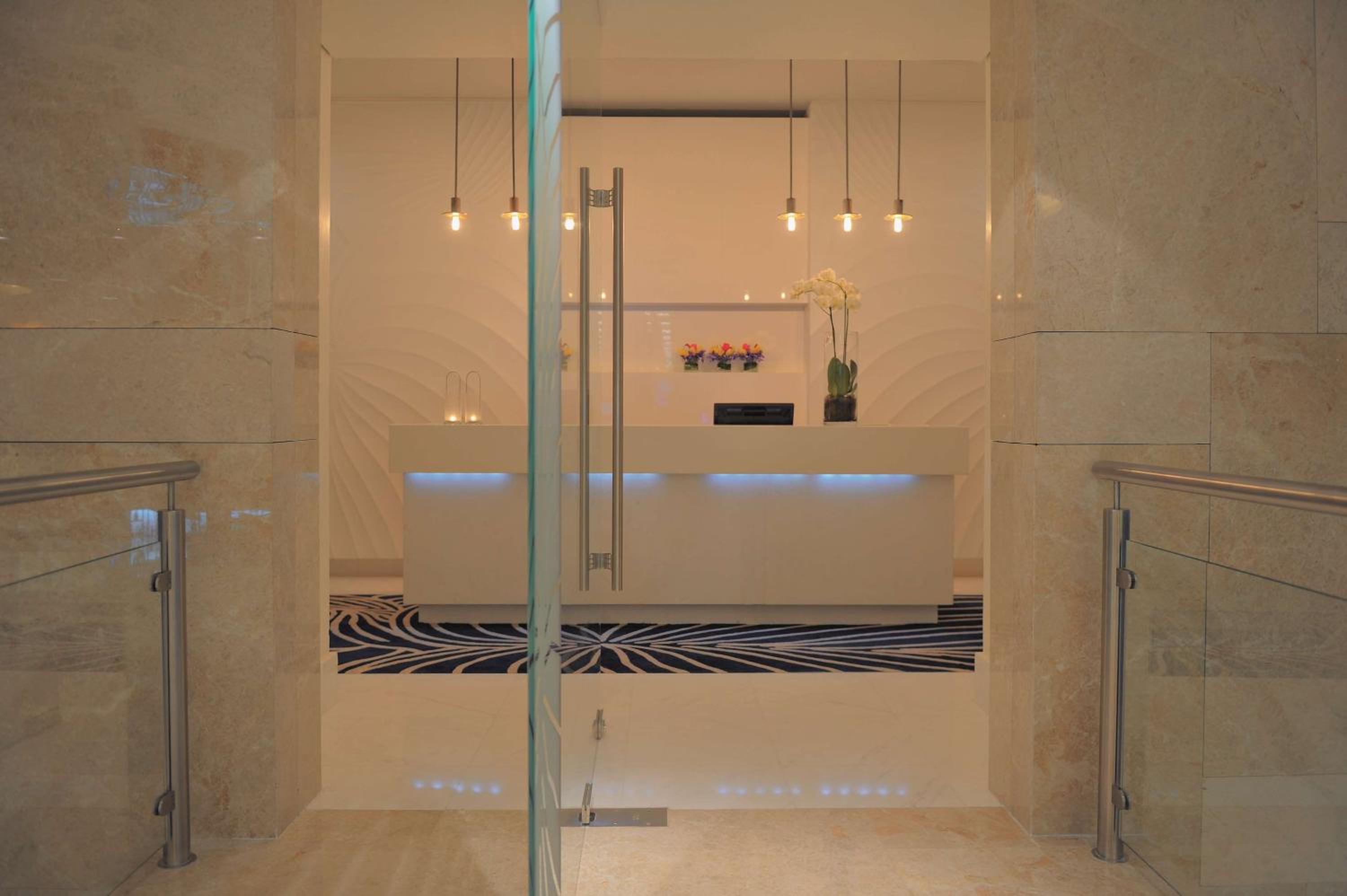 Yas Plaza Mangroves by IHG