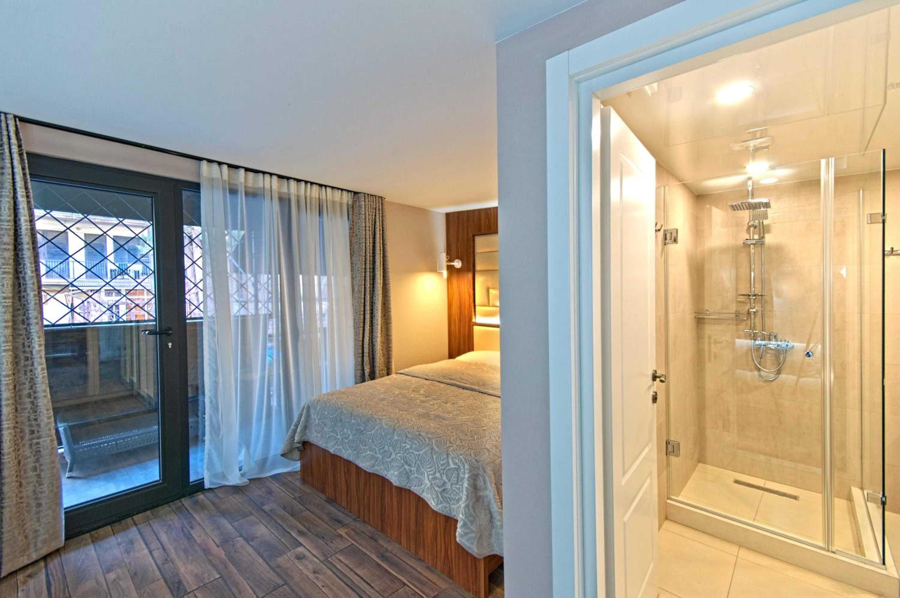 Sakhli at Chavchavadze ave 15 view 5