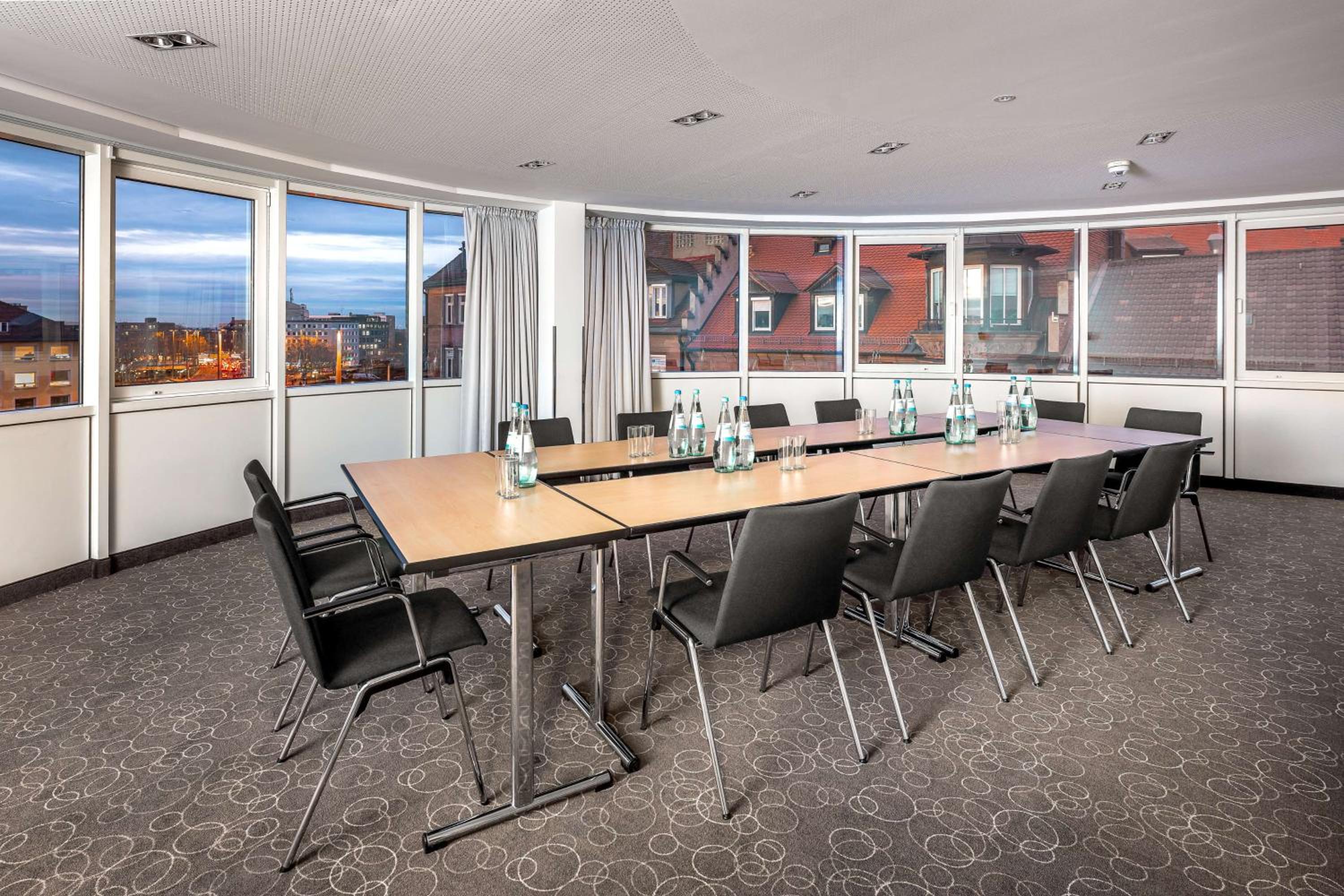 Park Inn by Radisson Nurnberg - Property Image 9