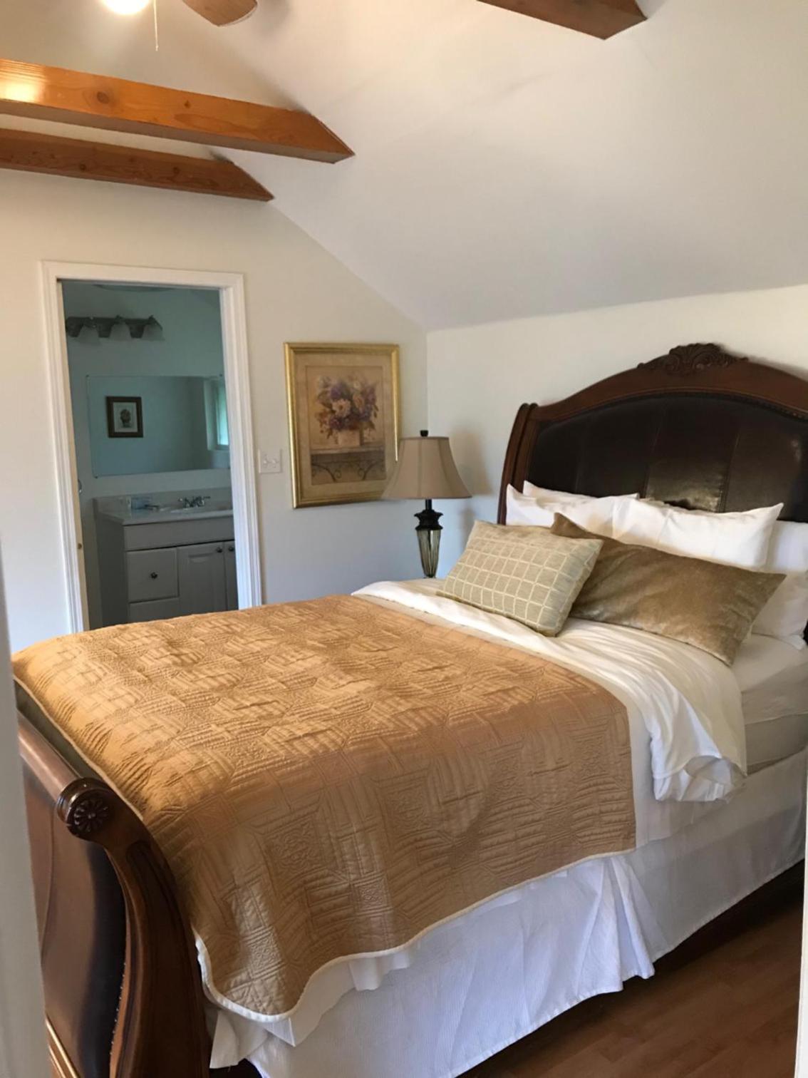 The Surf Lodge and Pub