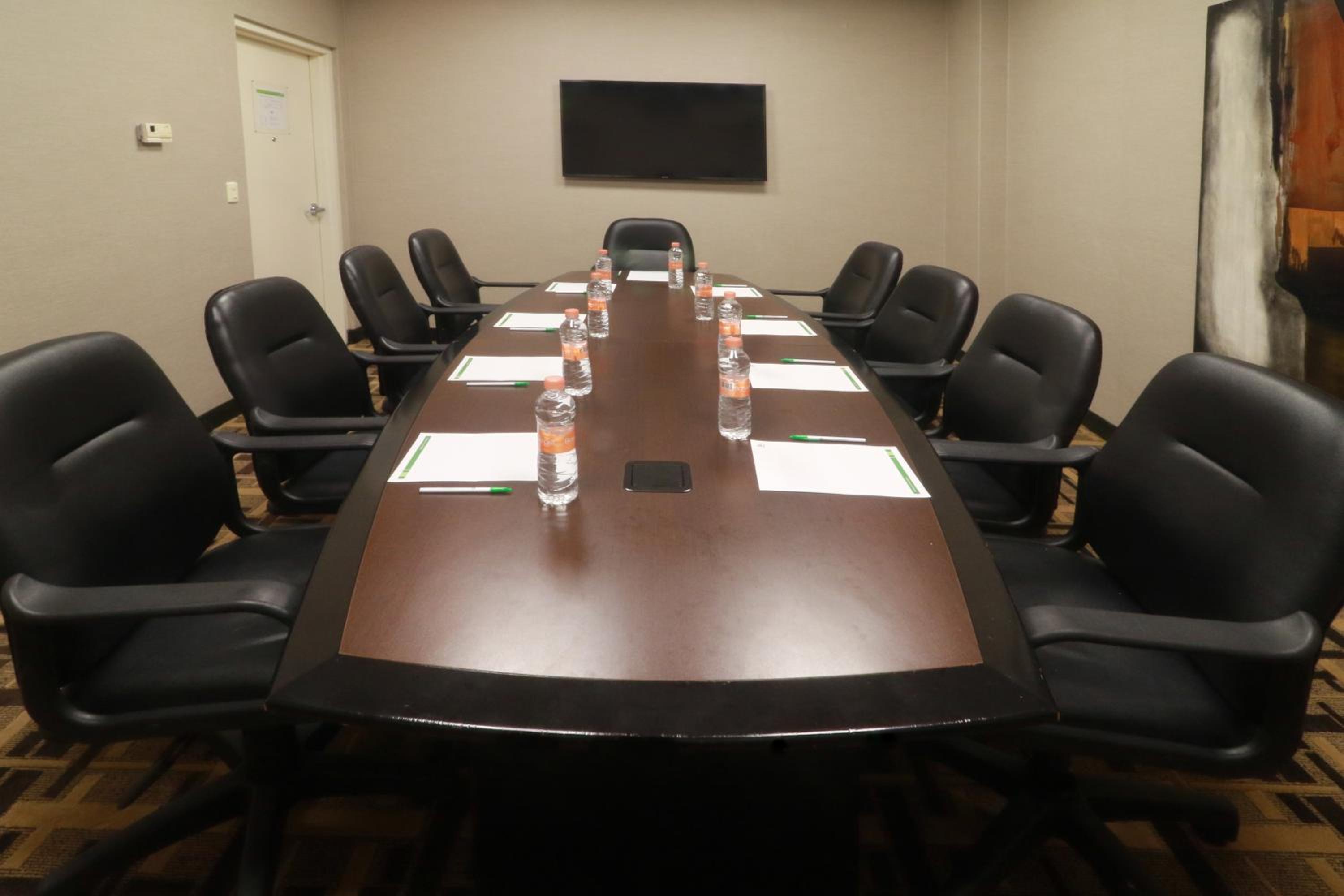 Reynosa Vacations - Holiday Inn Reynosa Industrial Poniente, an IHG Hotel - Property Image 1