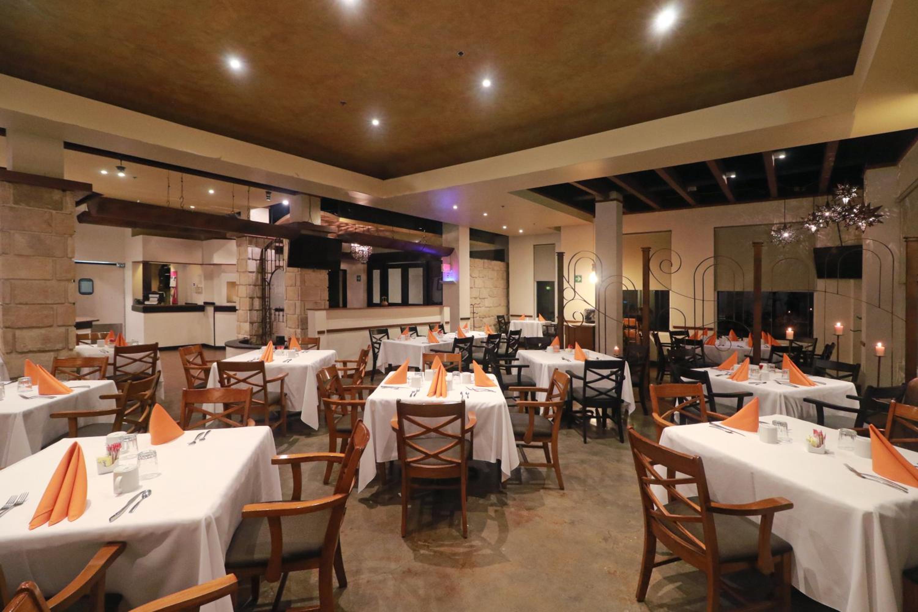 Reynosa Vacations - Holiday Inn Reynosa Industrial Poniente, an IHG Hotel - Property Image 7