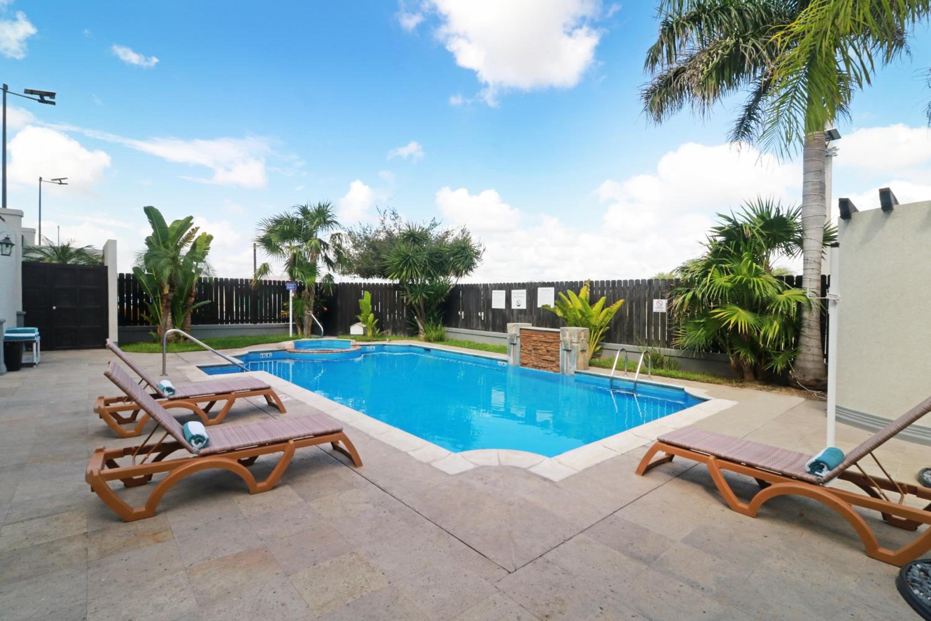 Reynosa Vacations - Holiday Inn Reynosa Industrial Poniente, an IHG Hotel - Property Image 11