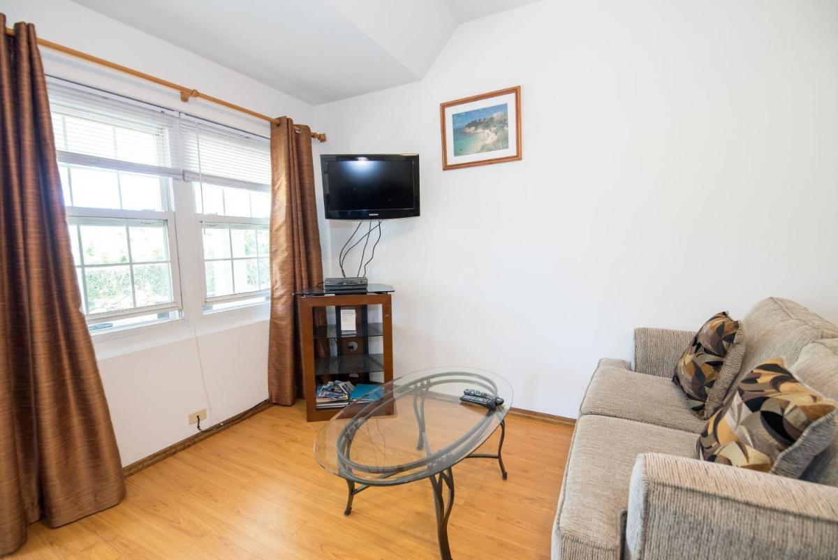 Windsong Guest Apartments - Property Image 20