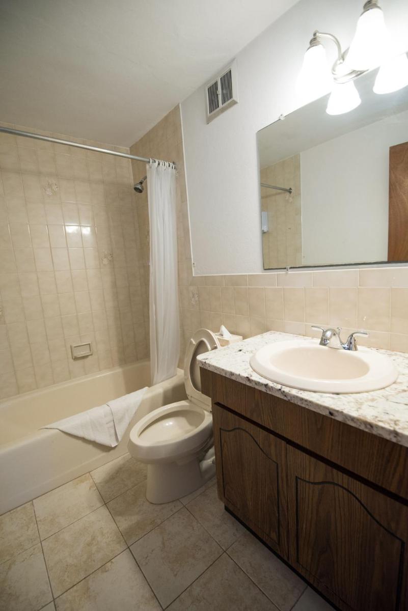 Windsong Guest Apartments - Property Image 8