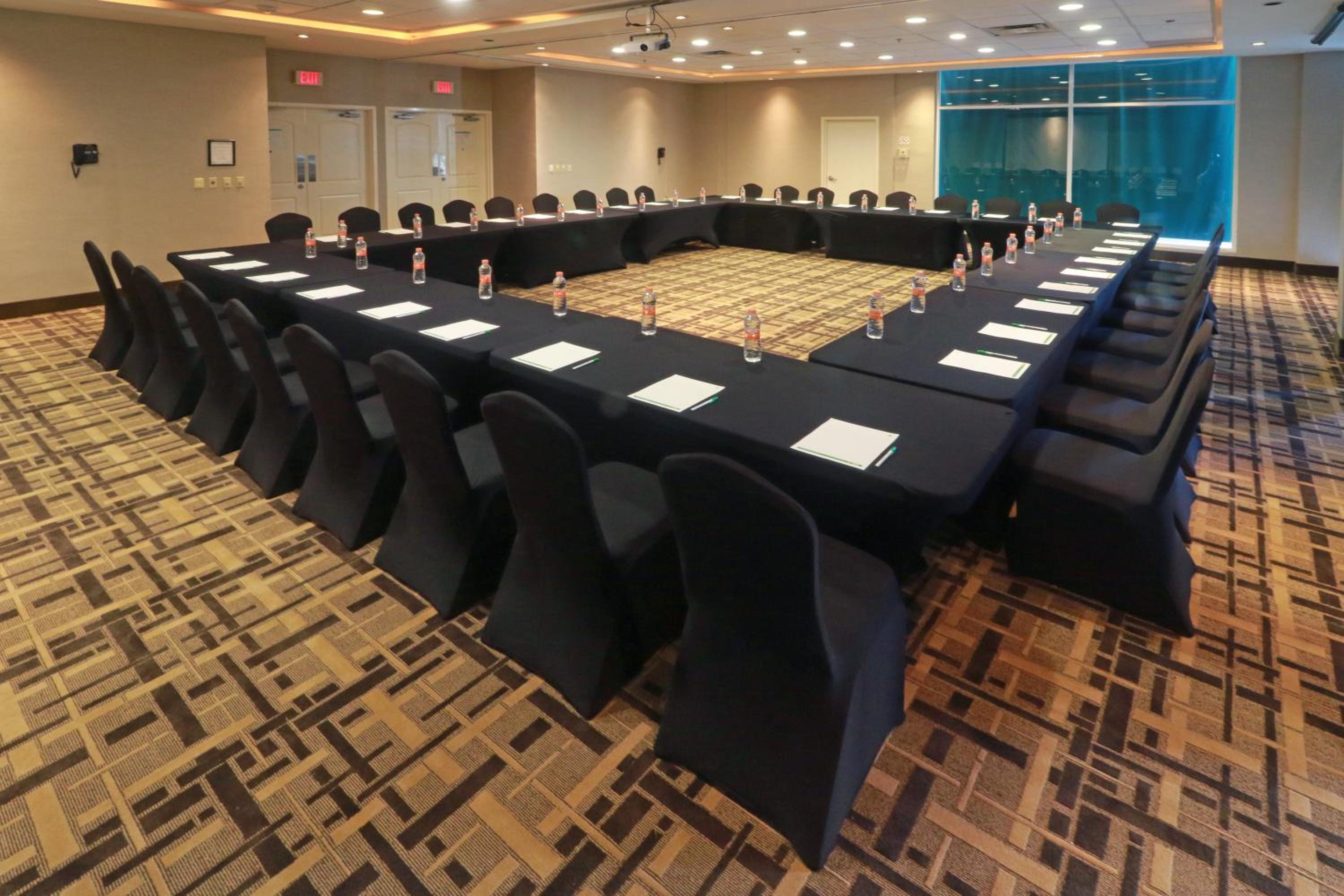 Reynosa Vacations - Holiday Inn Reynosa Industrial Poniente, an IHG Hotel - Property Image 9