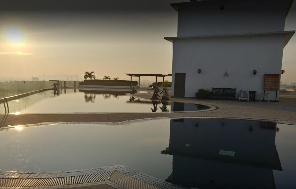 Bayu Marina Residence 3 Mins away Mid Valley Southkey