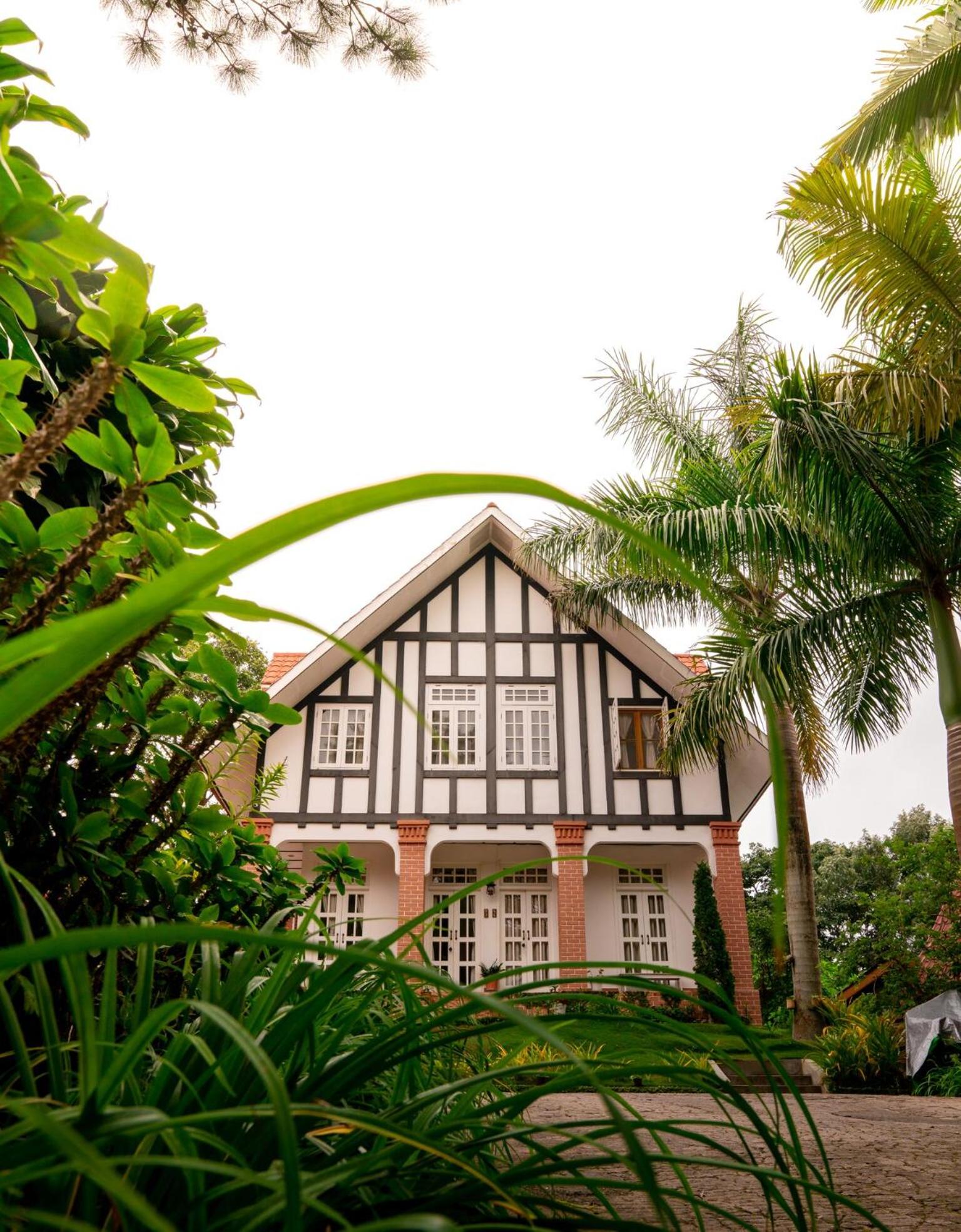 Hillock Villa