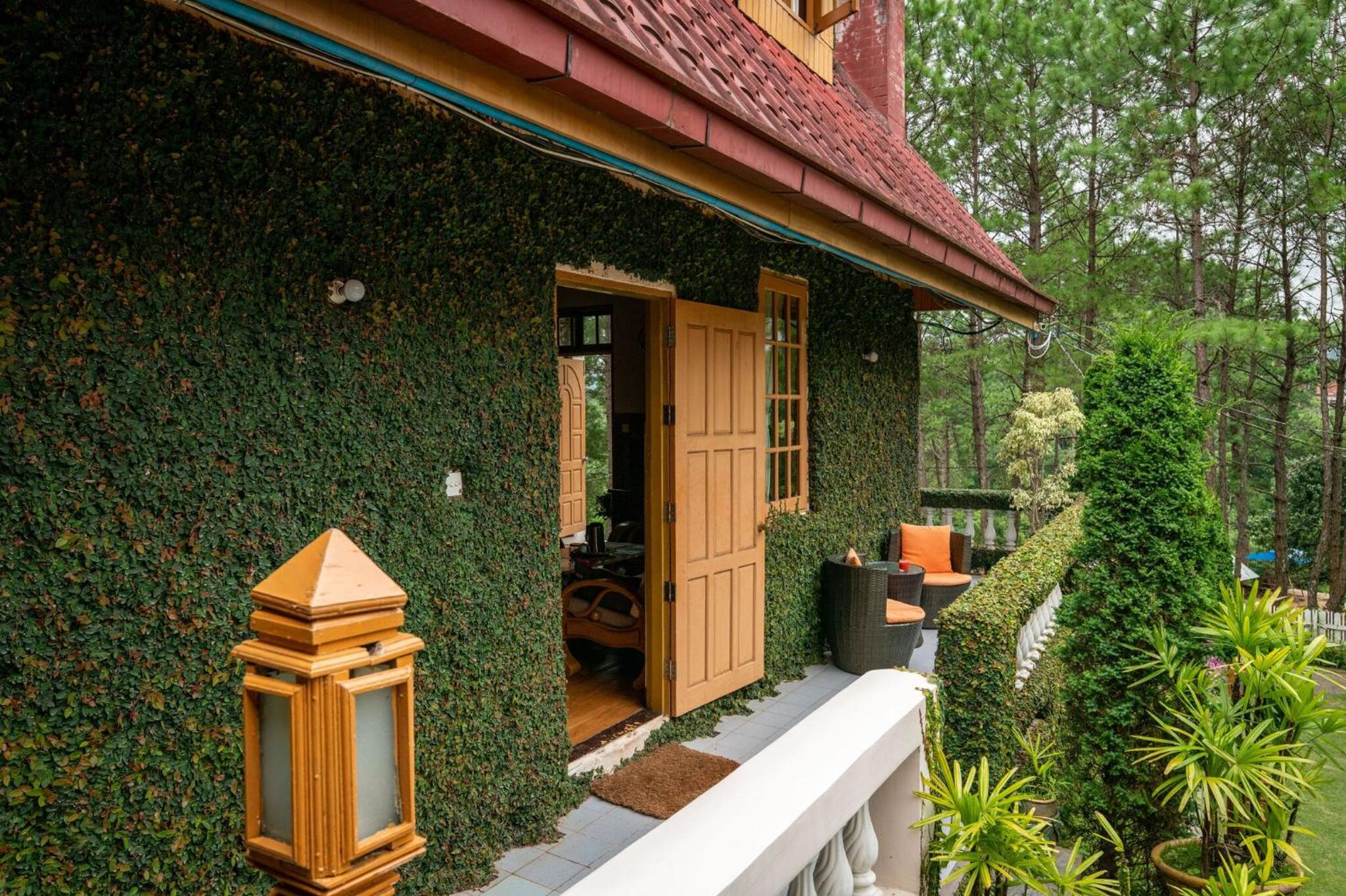 Hillock Villa
