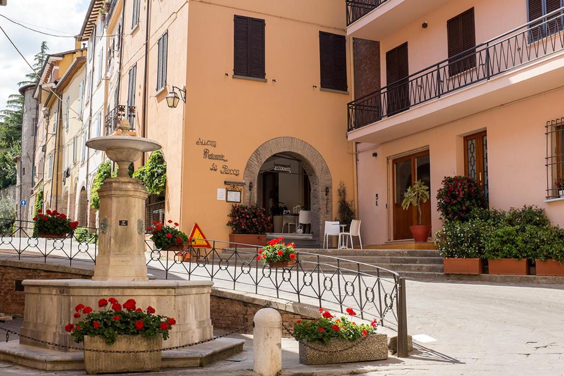 Hotel Albergo La Rocca - Image 1