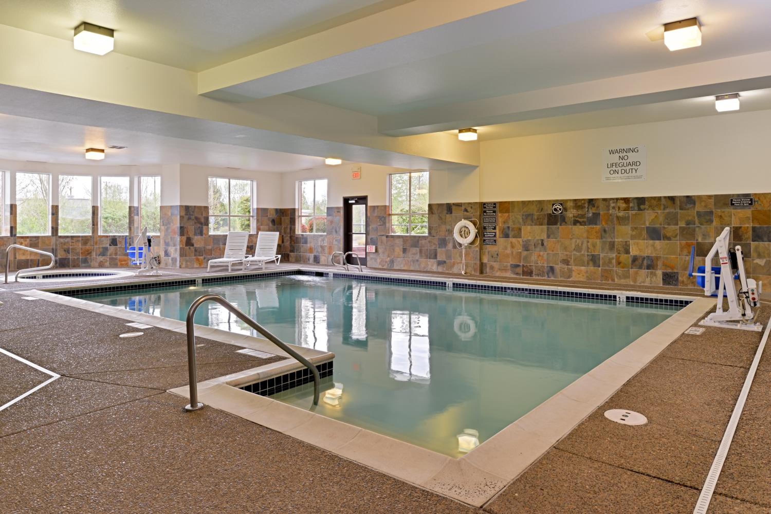 Albany Vacations - Holiday Inn Express Hotel  Suites Albany, an IHG Hotel - Property Image 17