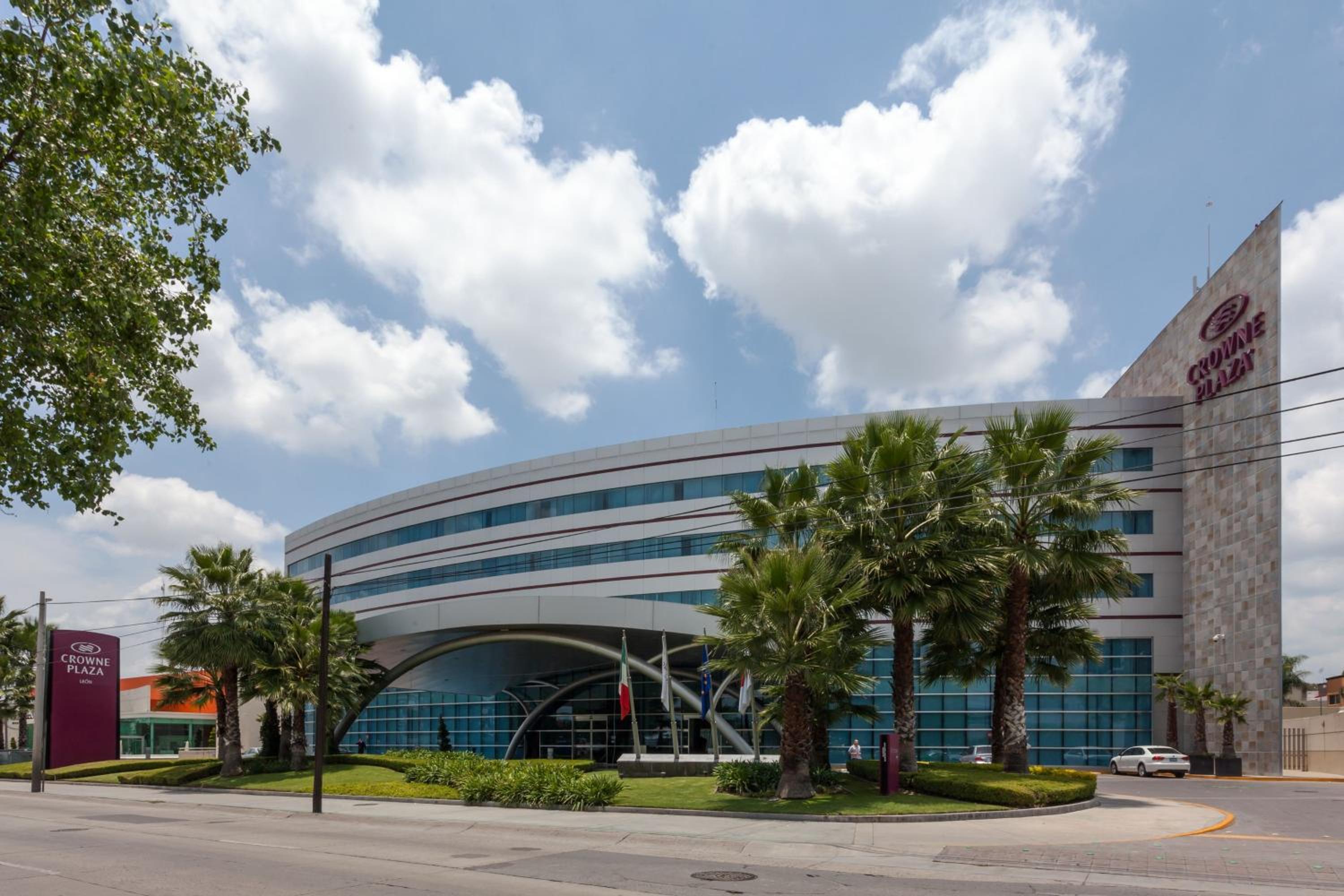 Hotel Crowne Plaza Leon, an IHG Hotel - Image 1