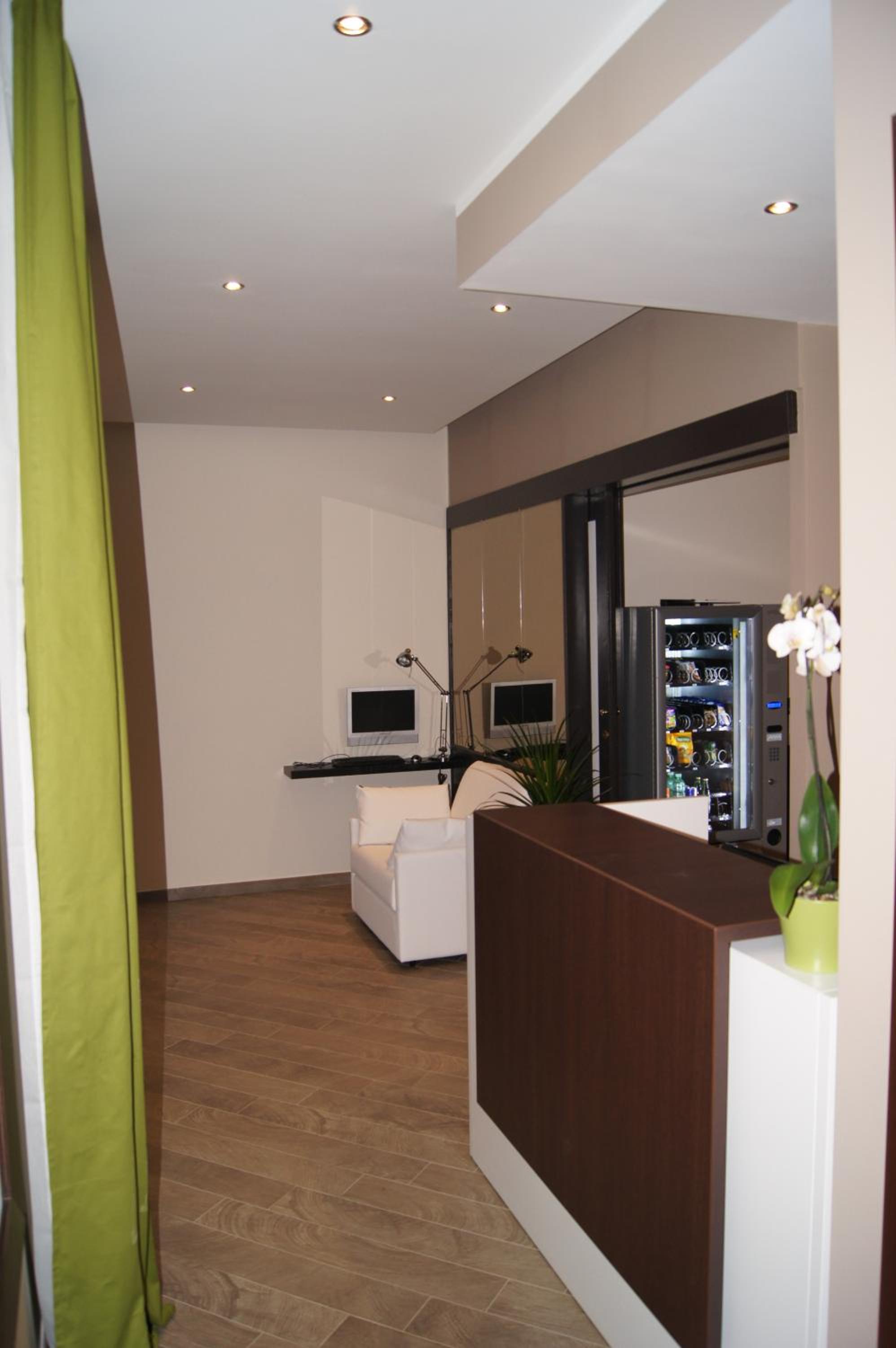 Mia Suites