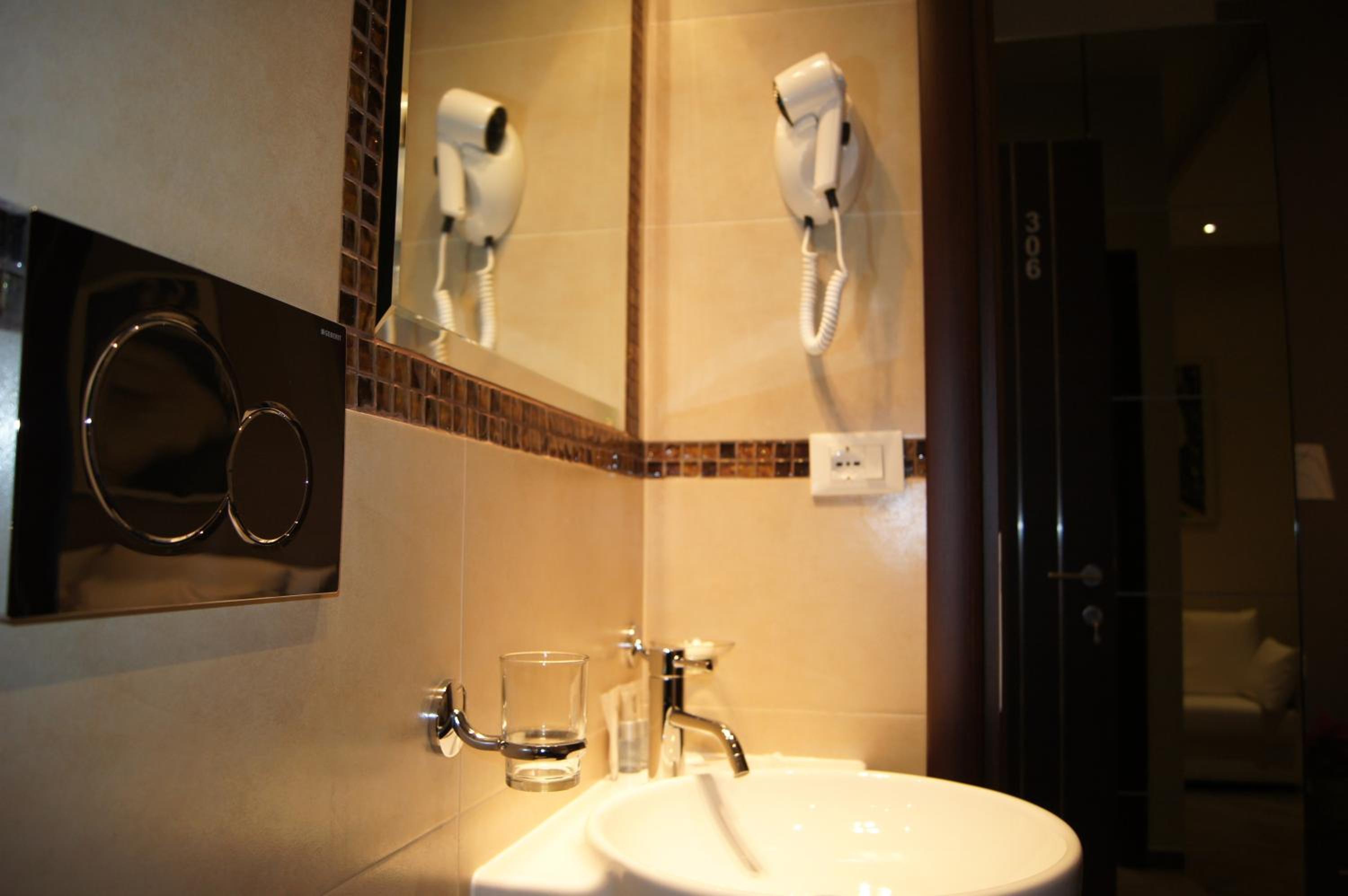 Mia Suites