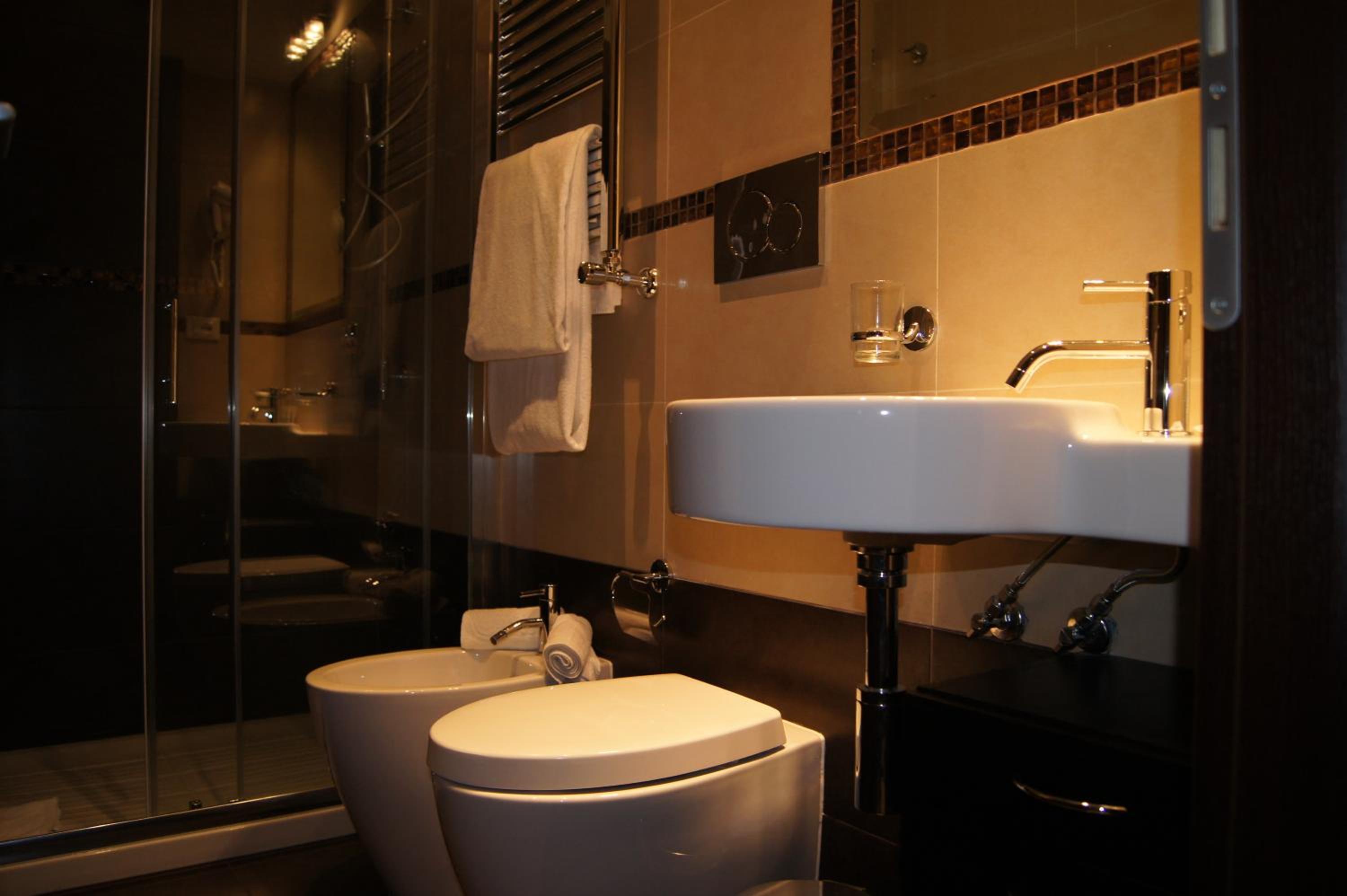 Mia Suites