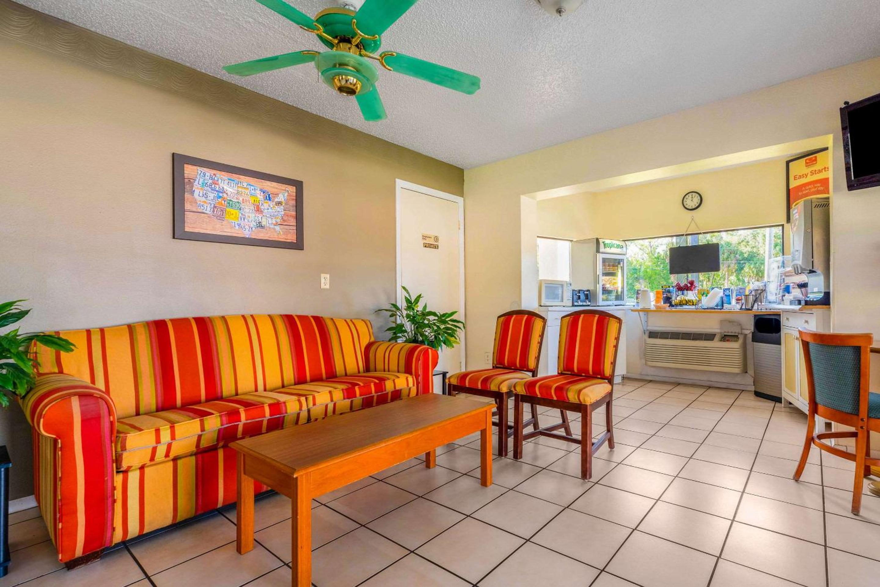 Econo Lodge Crystal River