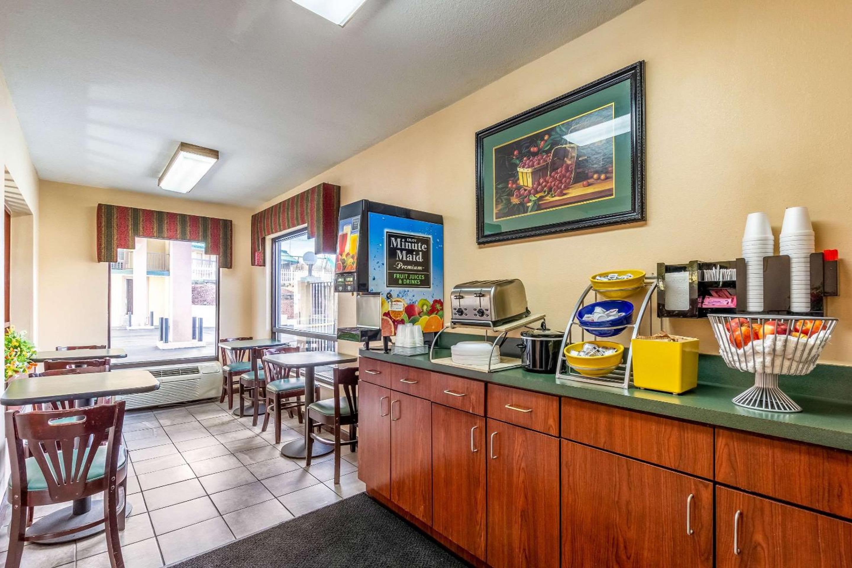 Econo Lodge Rocky Top