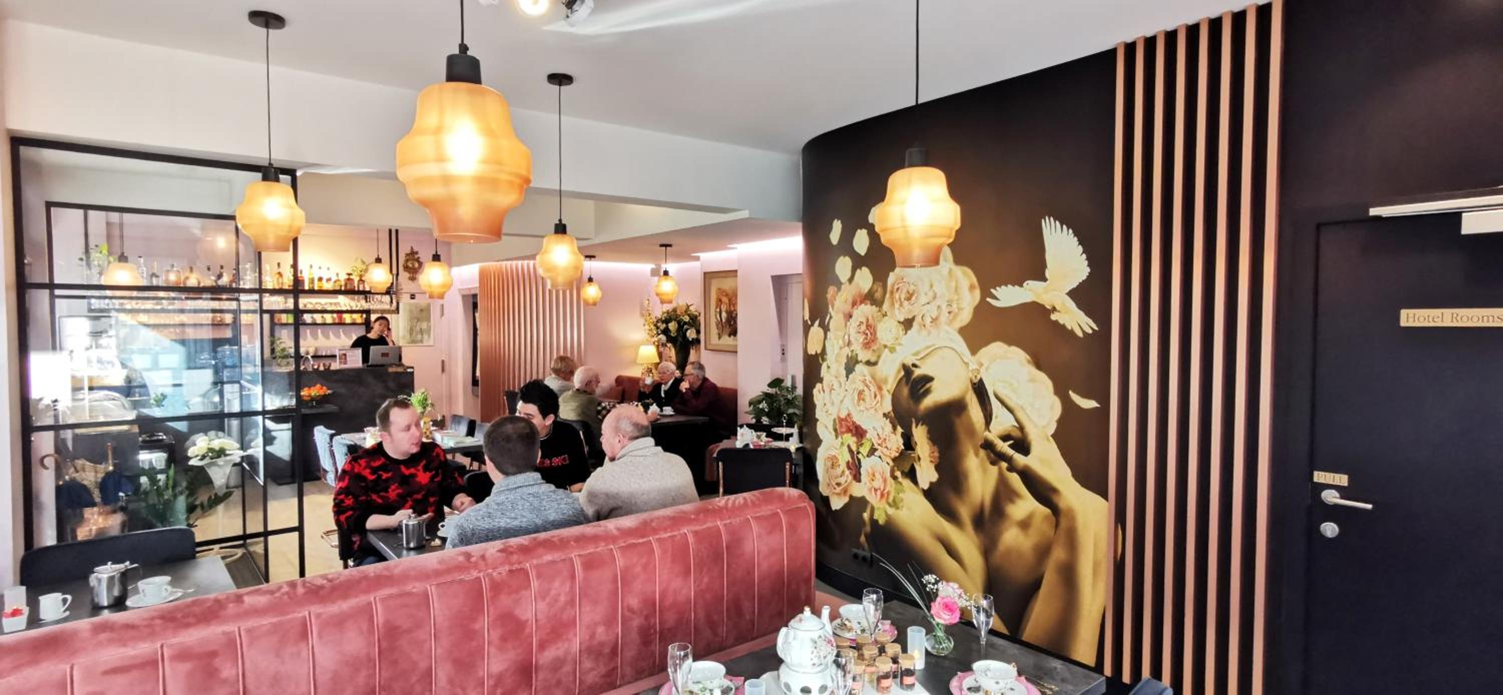 Hotel Cardiff - Image 1