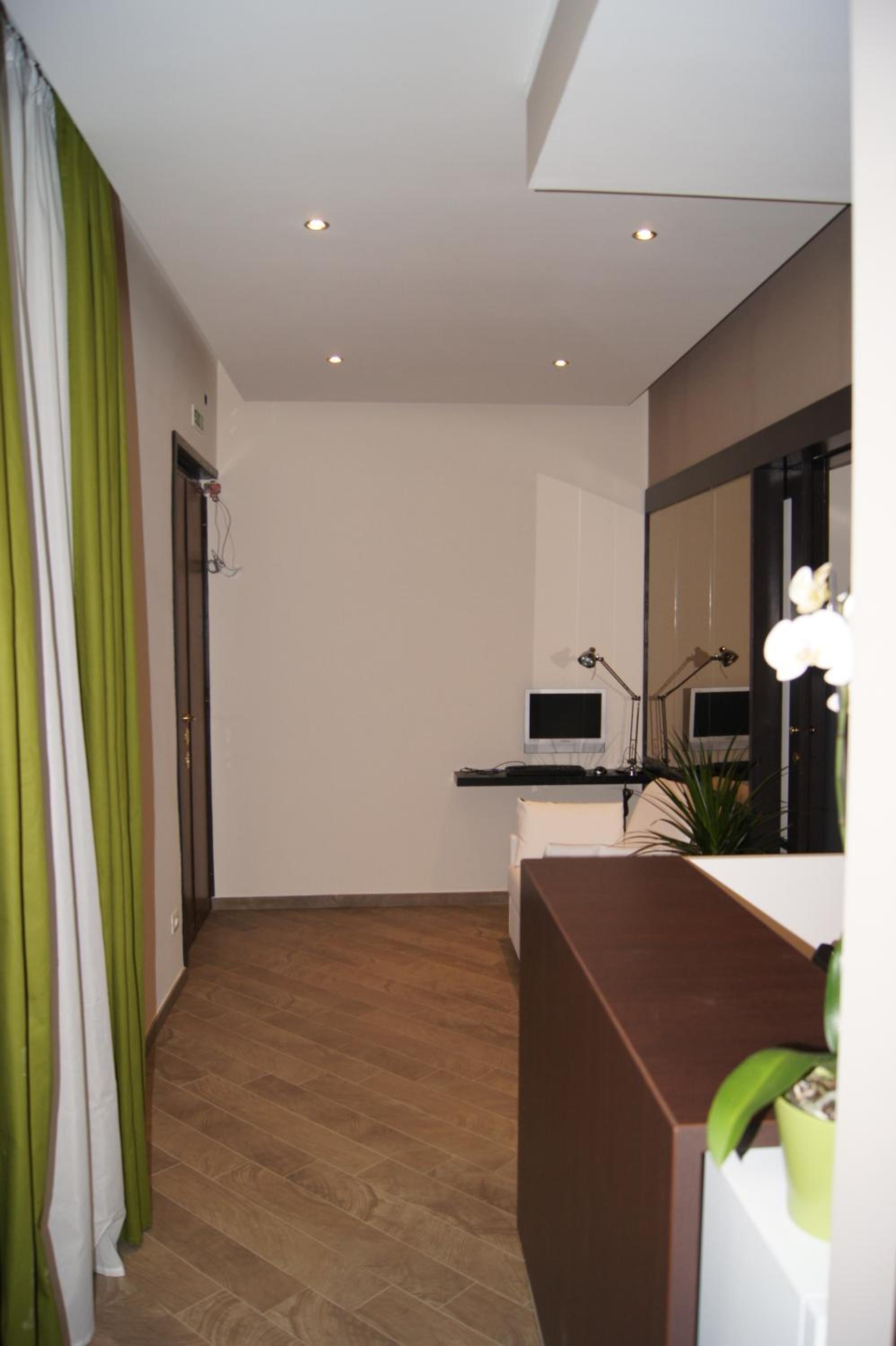 Mia Suites