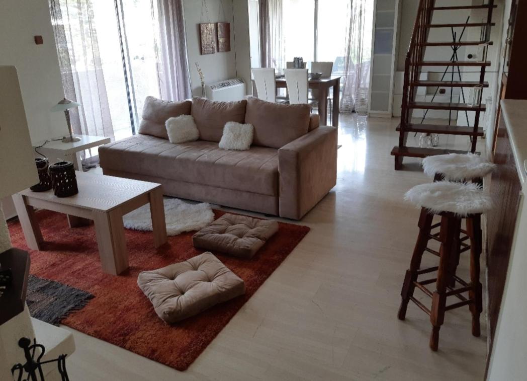 6 pax Glyfada 2floor apartment