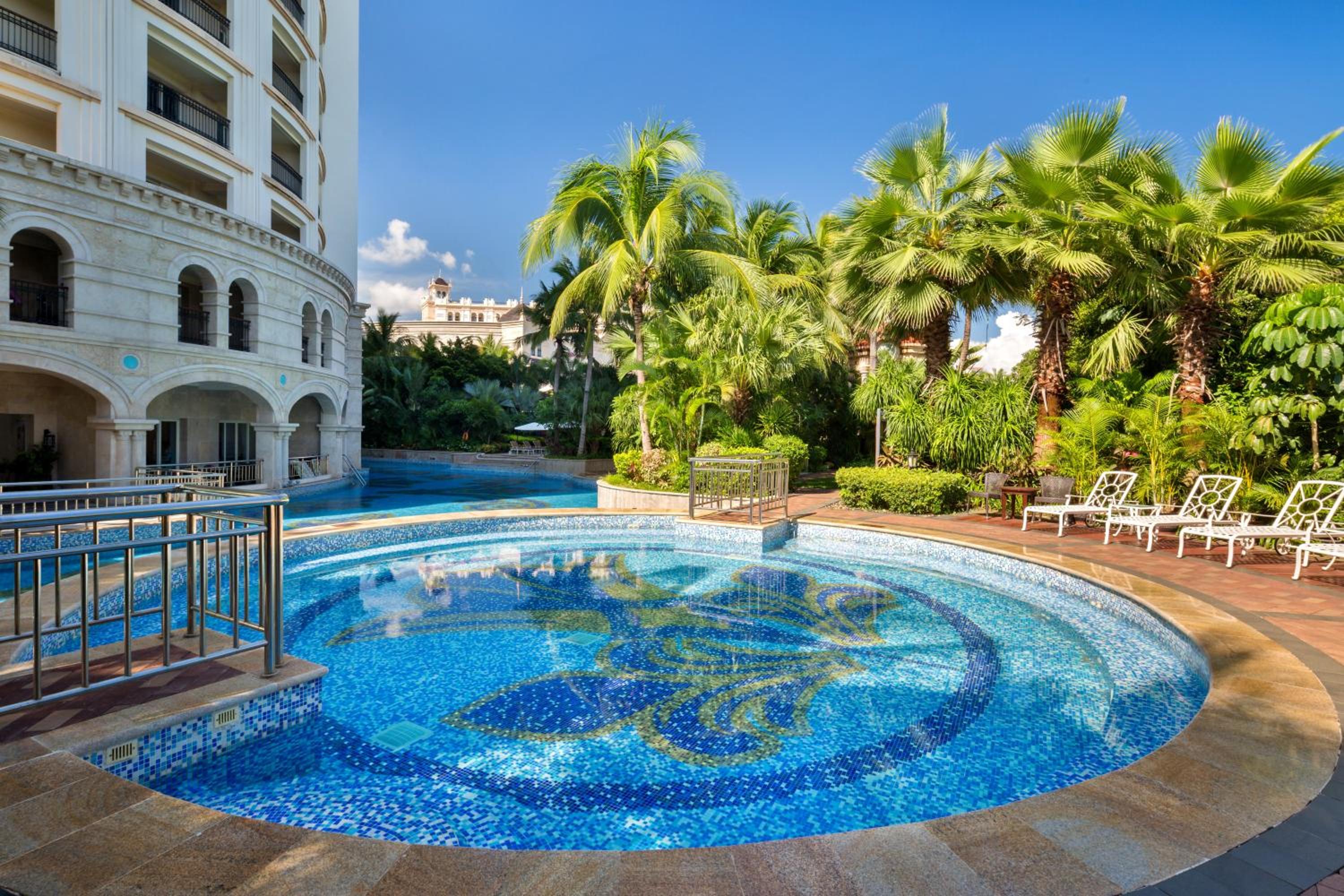 Crowne Plaza Resort Sanya Bay by IHG