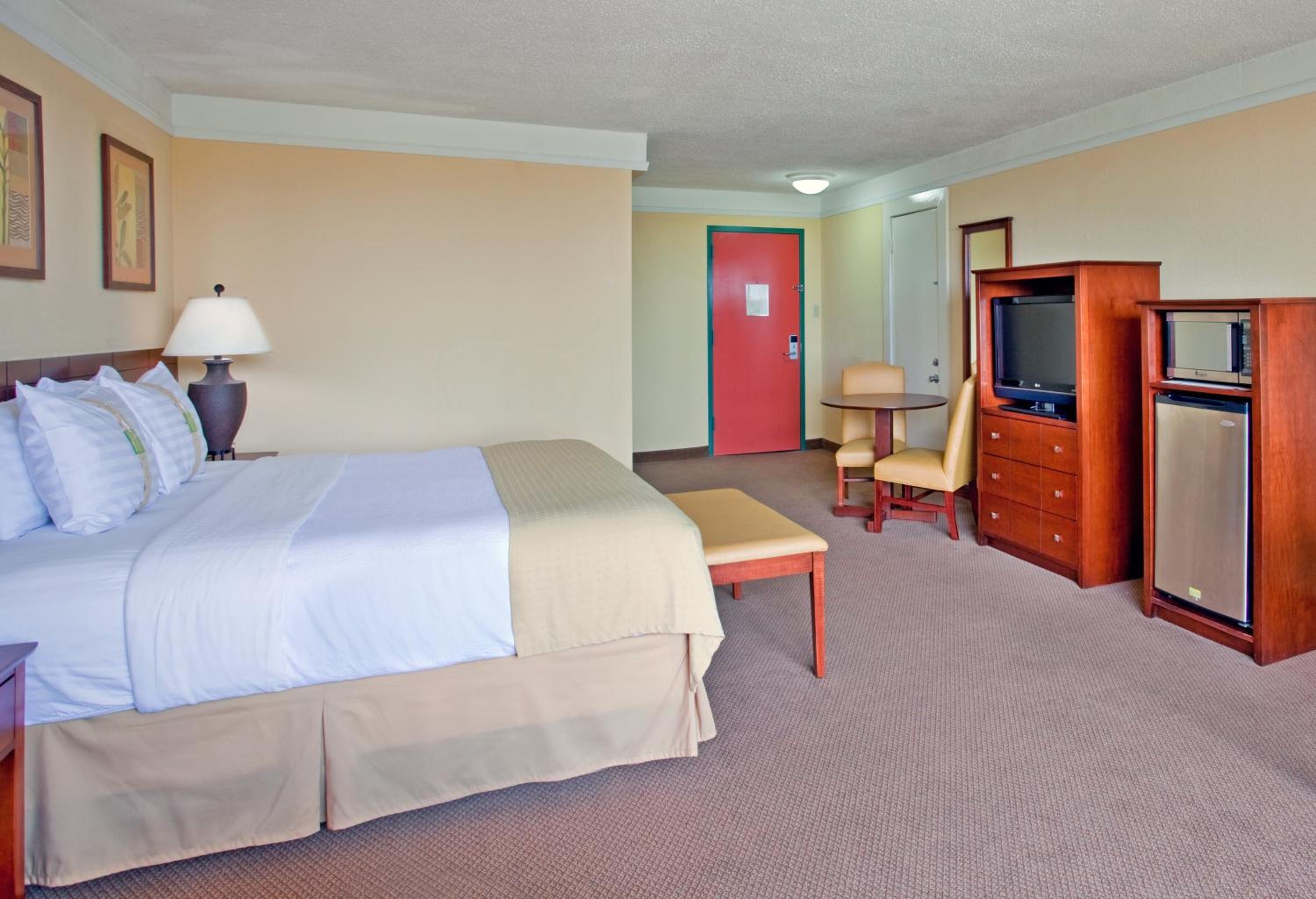 Holiday Inn Ponce & El Tropical Casino by IHG - Photo 3