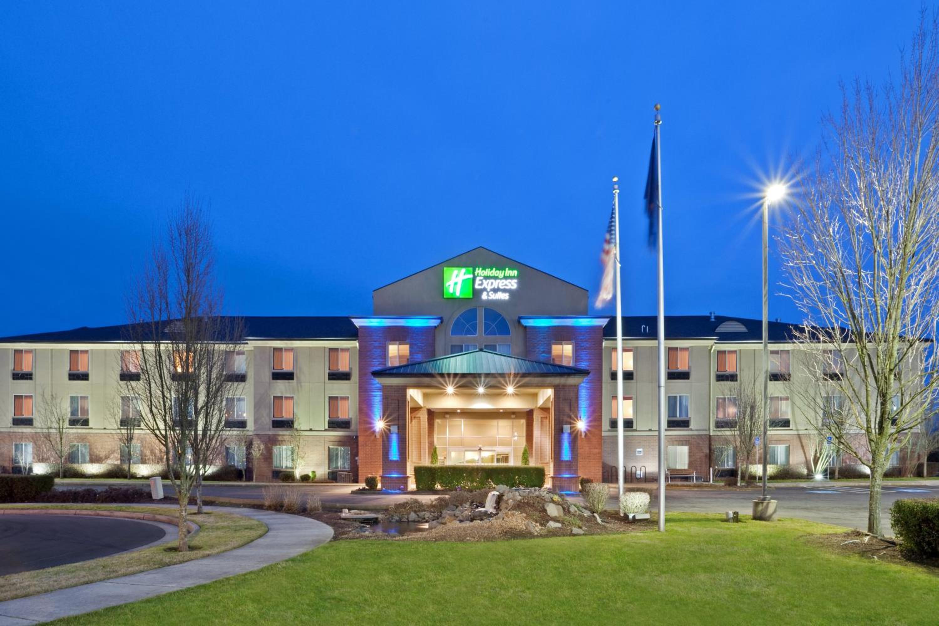 Corvallis Vacations - Holiday Inn Express Hotel  Suites Albany, an IHG Hotel - Property Image 1
