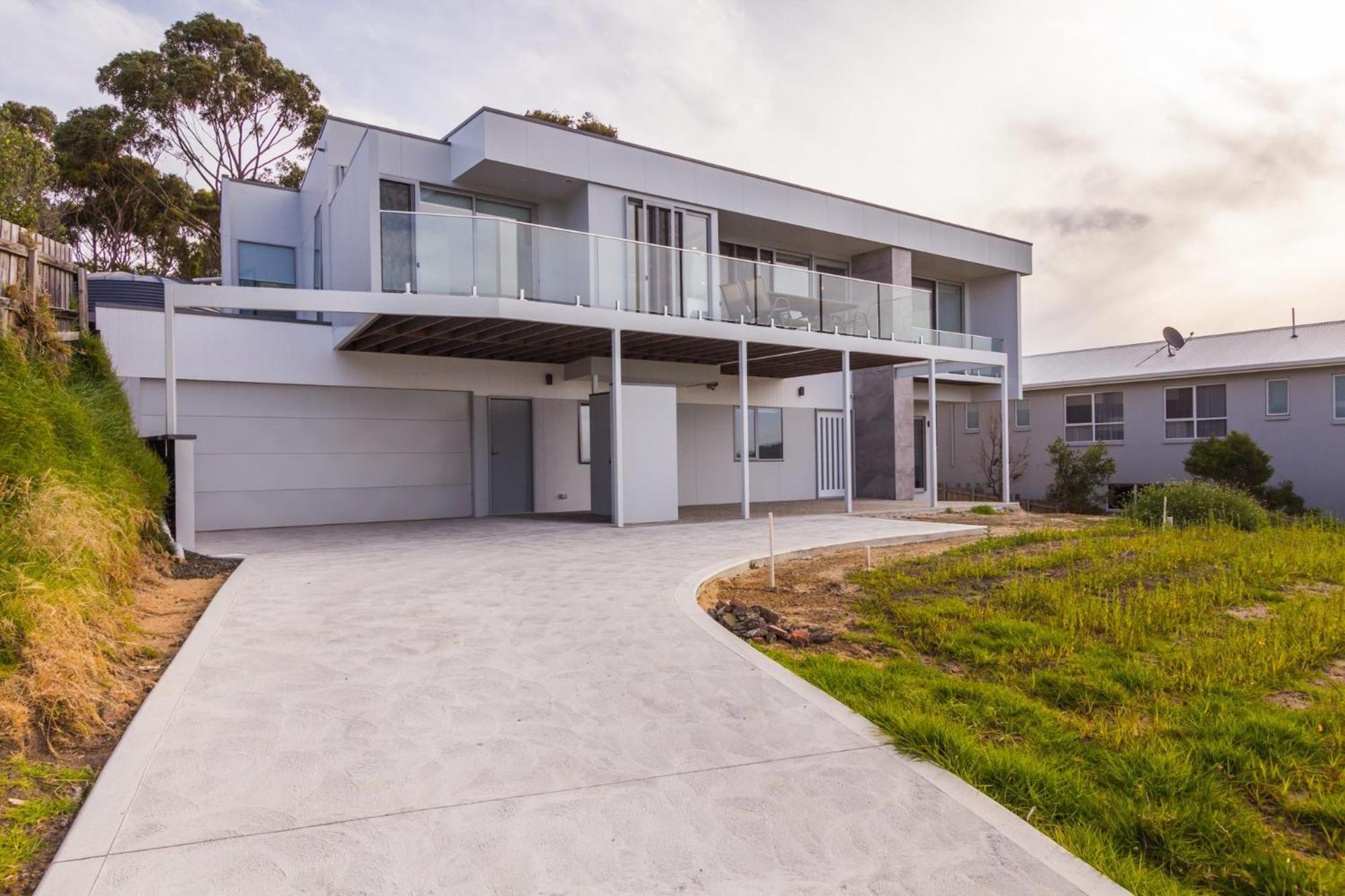 BEACHHOUSE BINALONG Luxury waterfront holiday house at Bay of Fires