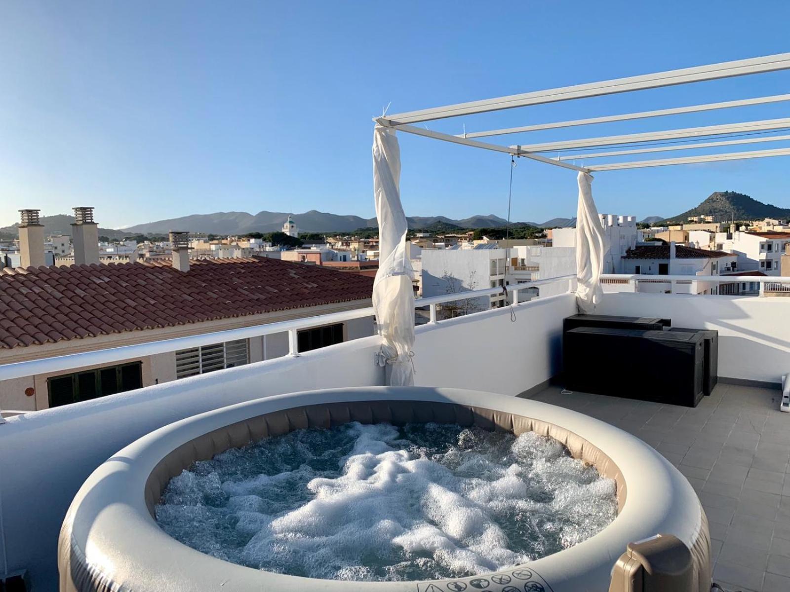 Sonne & Meerblick aus 40 Grad heißem Whirlpool genießen - Zentral am Hafen und dennoch ruhig photo 4
