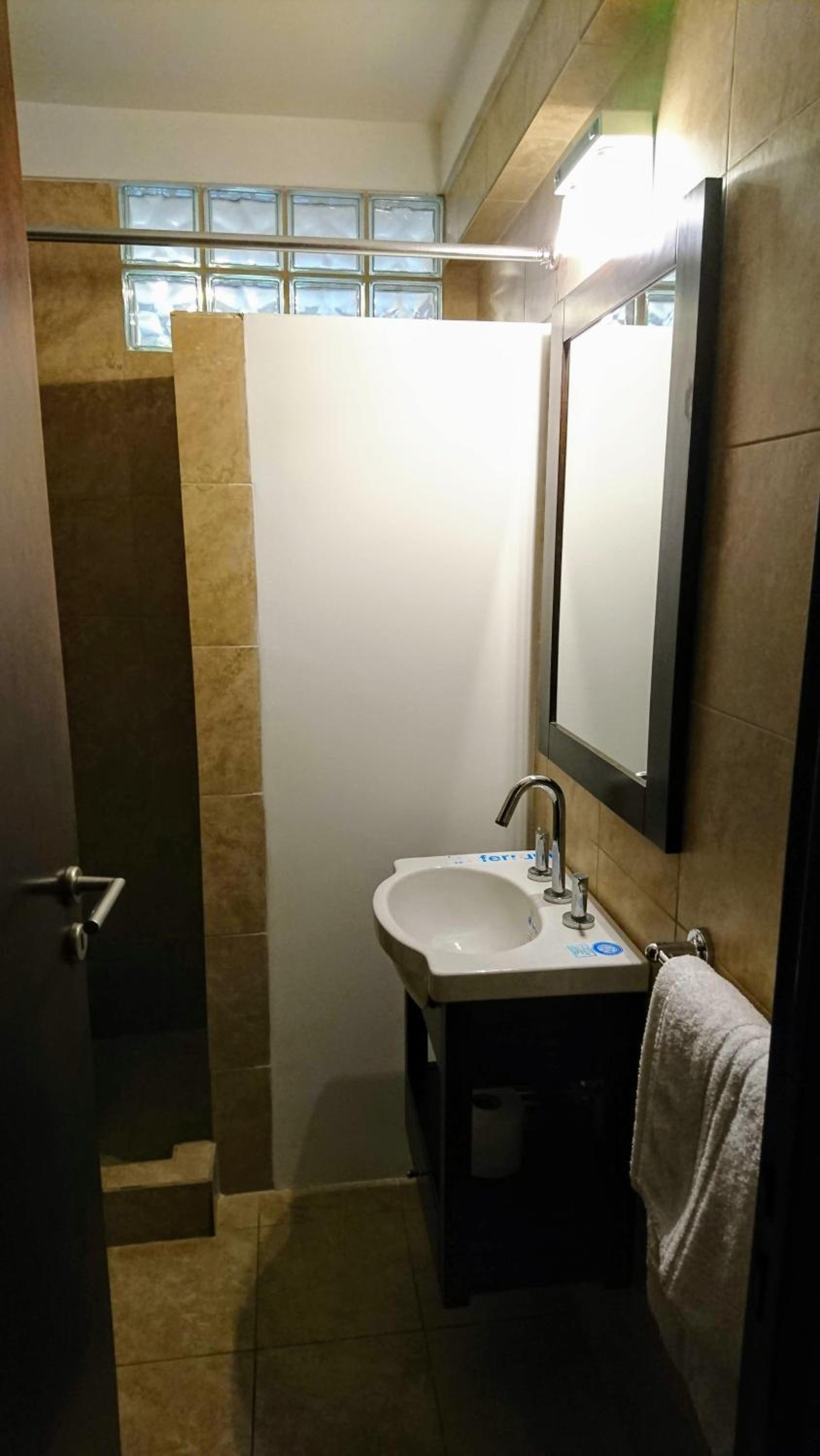 Luminoso Ambiente, con cochera en lo mejor de La Perla