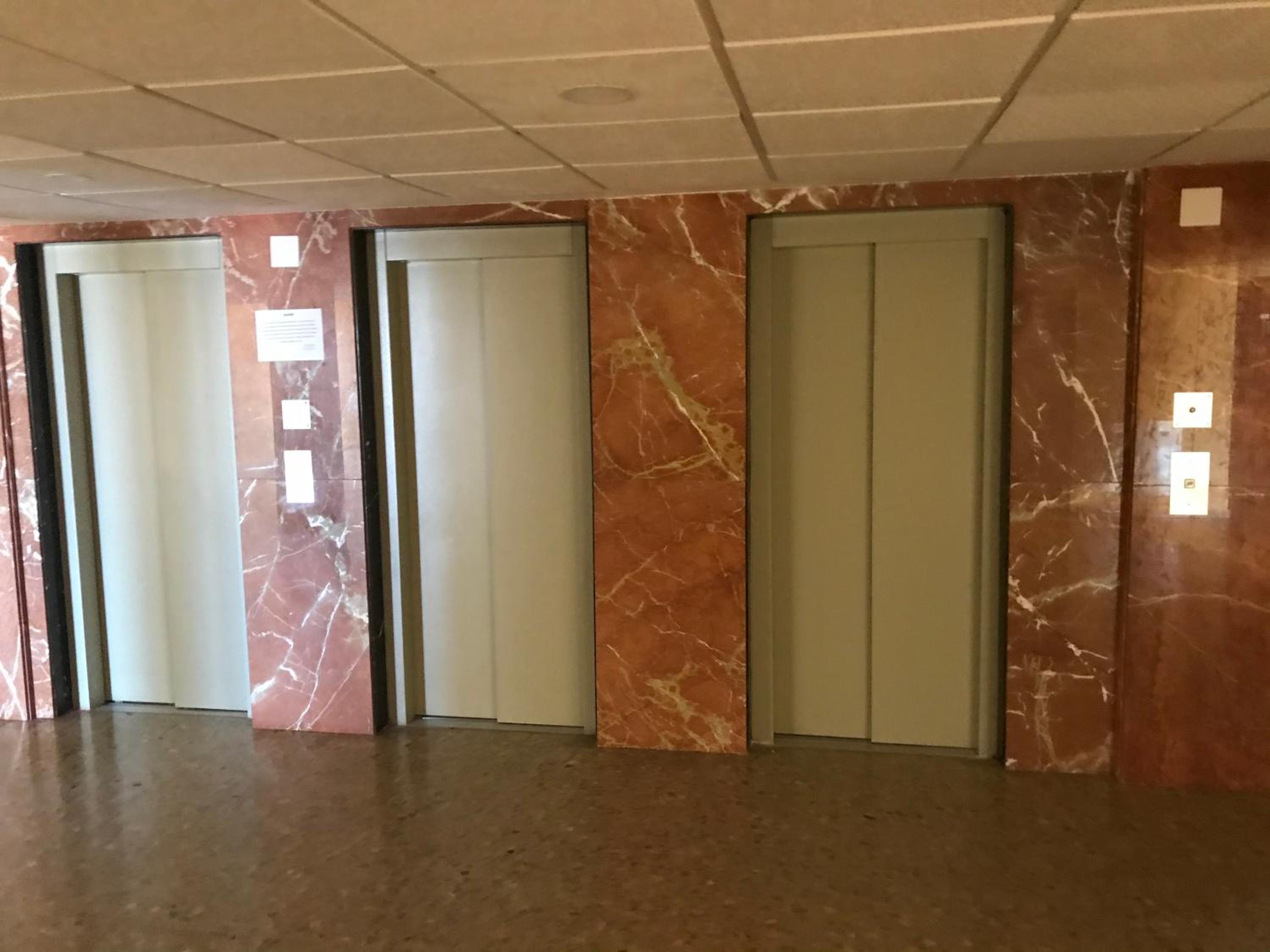 ESTUDIO LOFT en el Centro para 4 Personas Cama doble y sofá nuevo de cama doble Check in a partir de las 15 pm o antes si estuviera libre Con wifi Grandes  view 4